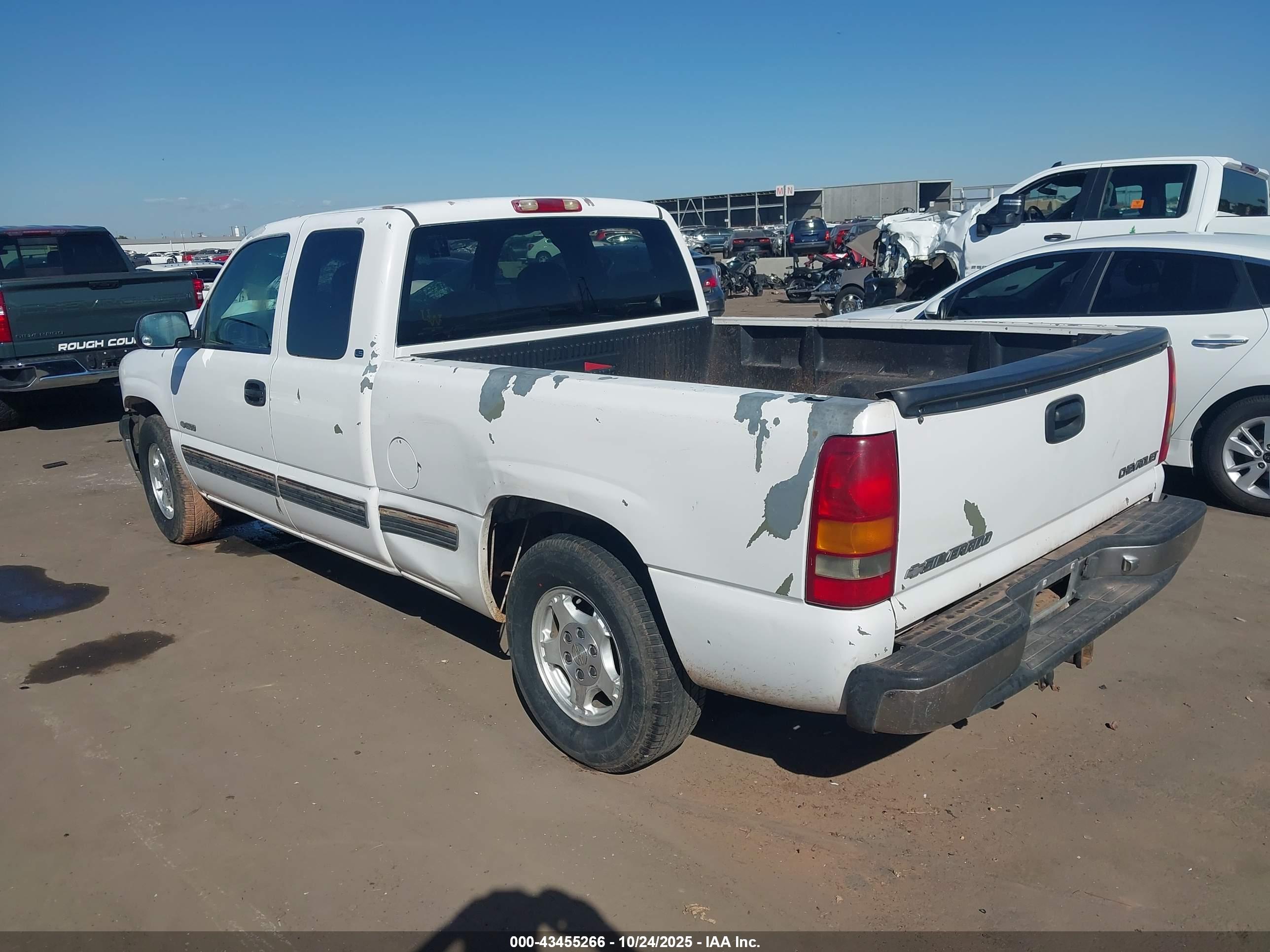 CHEVROLET SILVERADO image 3