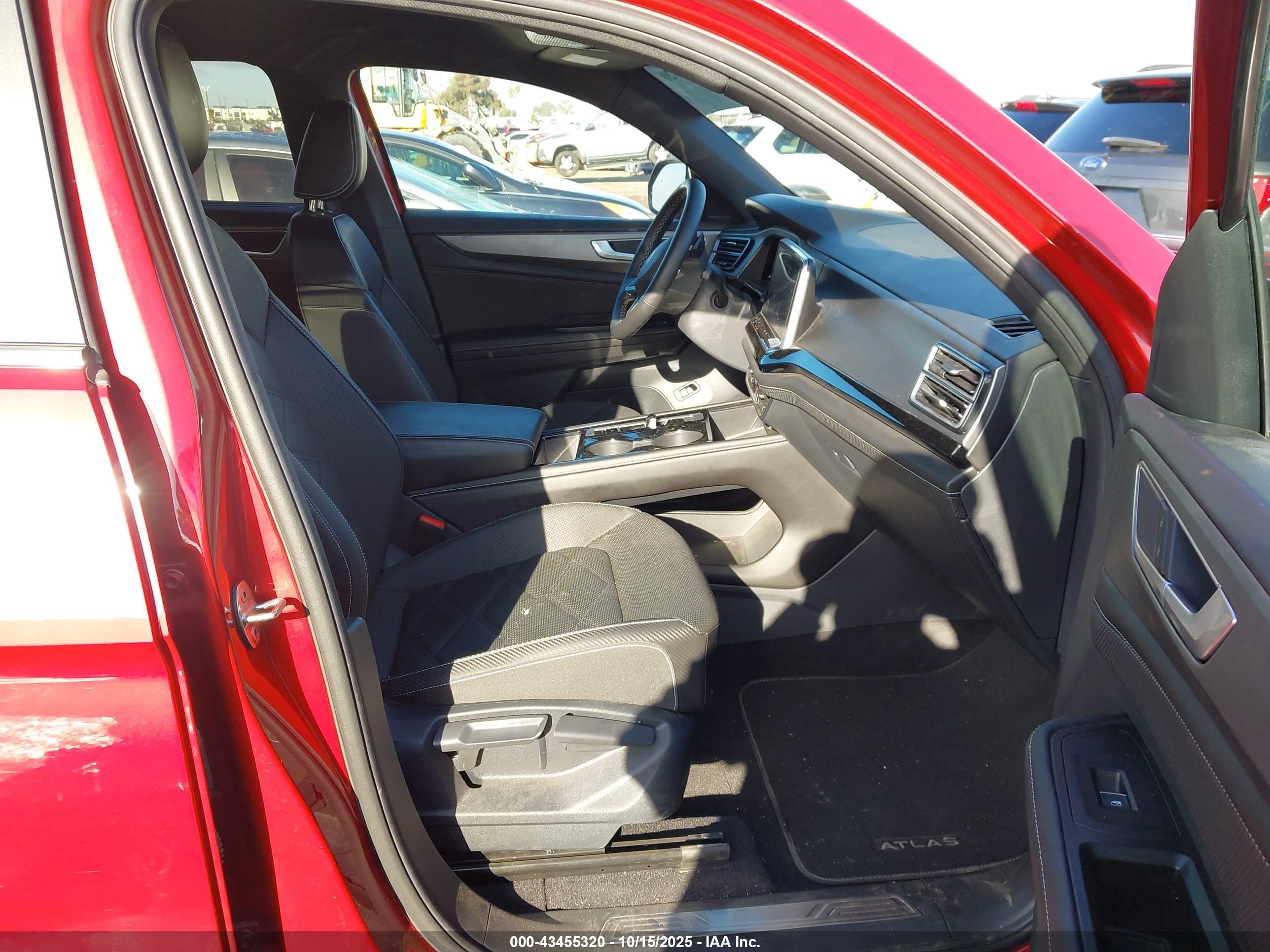 VOLKSWAGEN ATLAS image 5