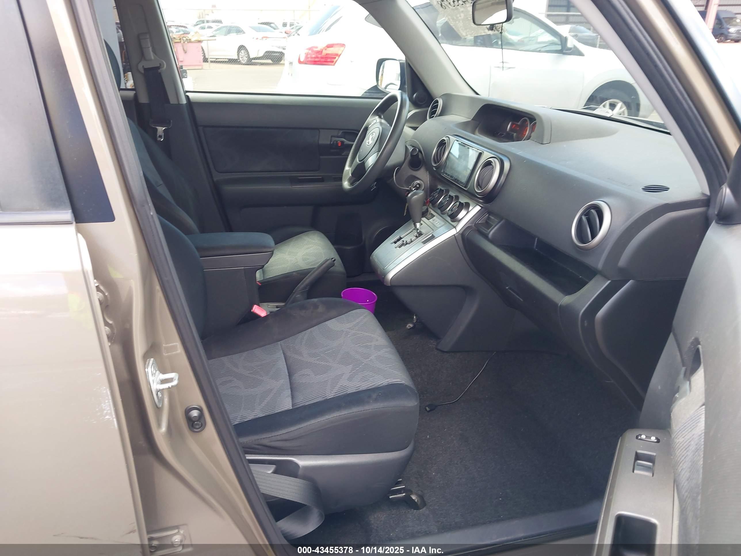 SCION XB image 5