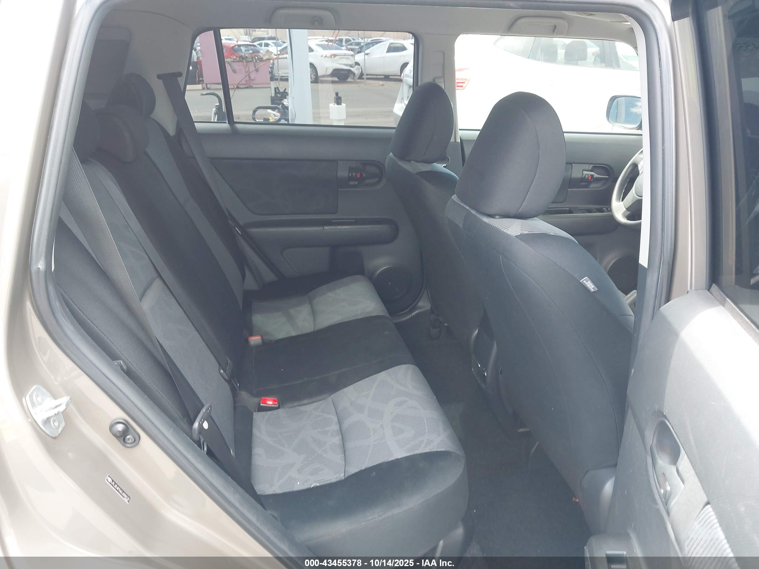 SCION XB image 8