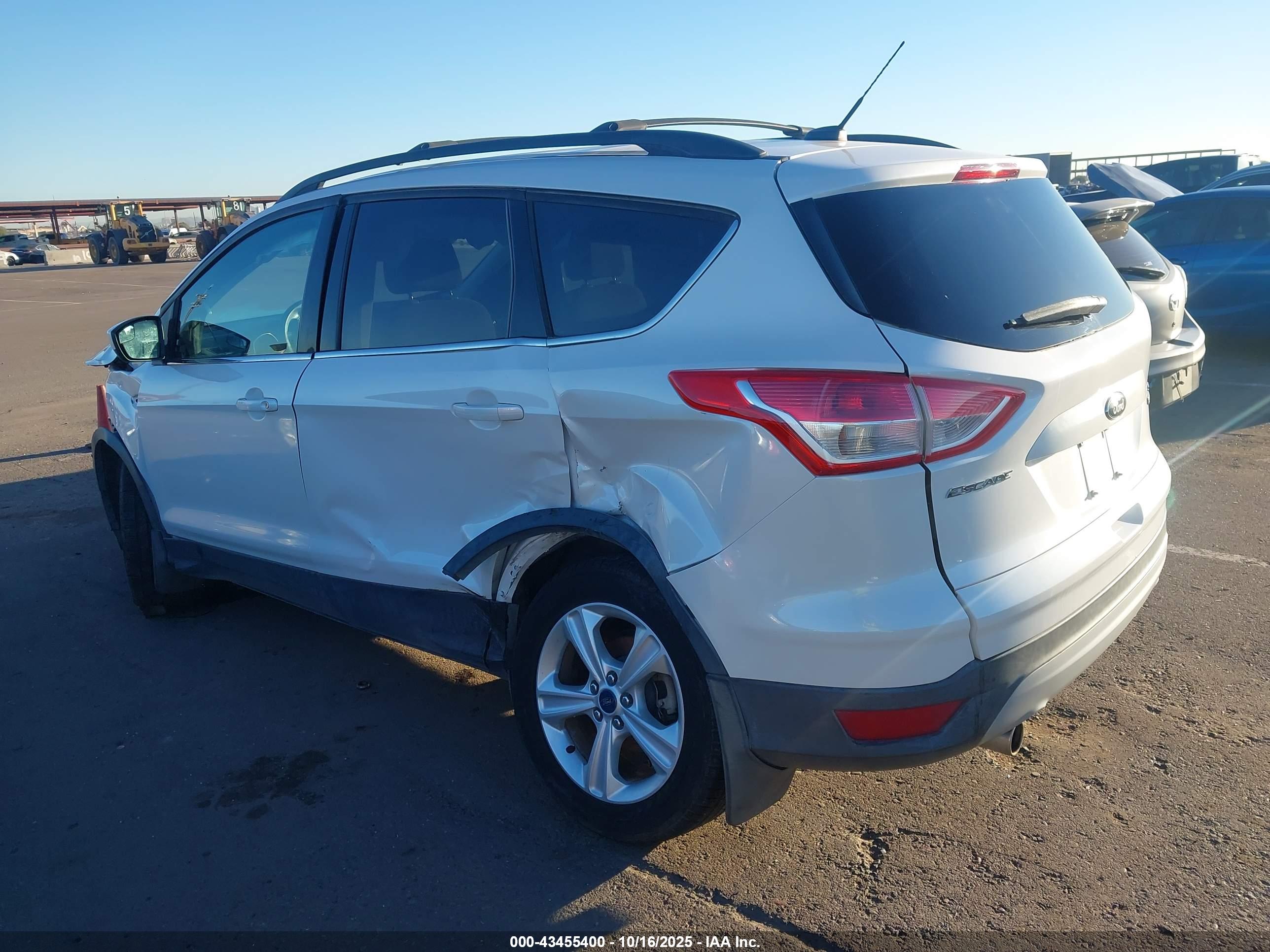 FORD ESCAPE image 3