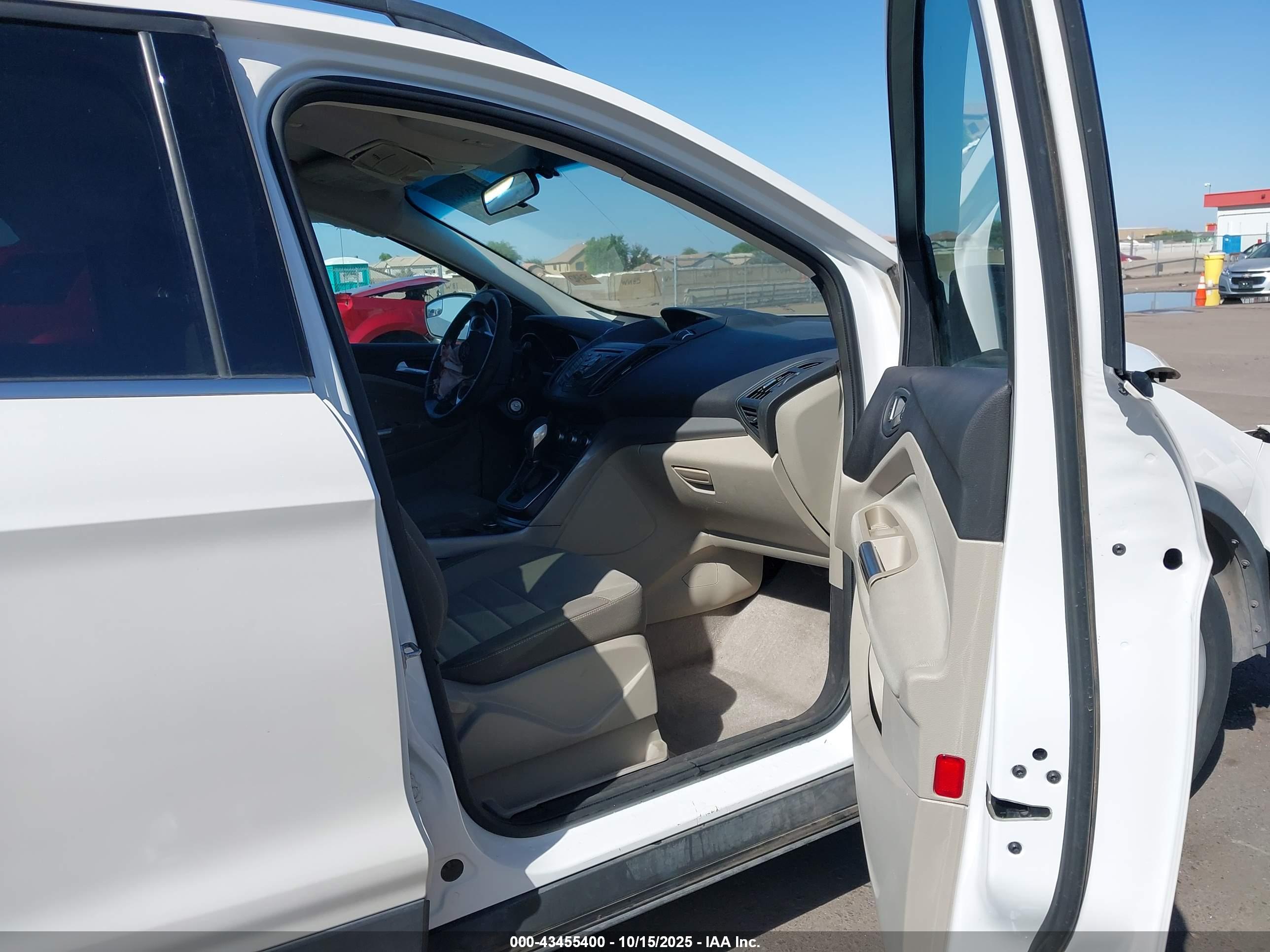 FORD ESCAPE image 5