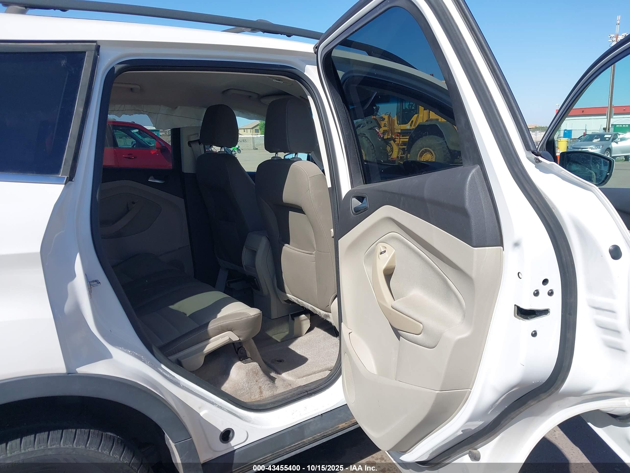 FORD ESCAPE image 8