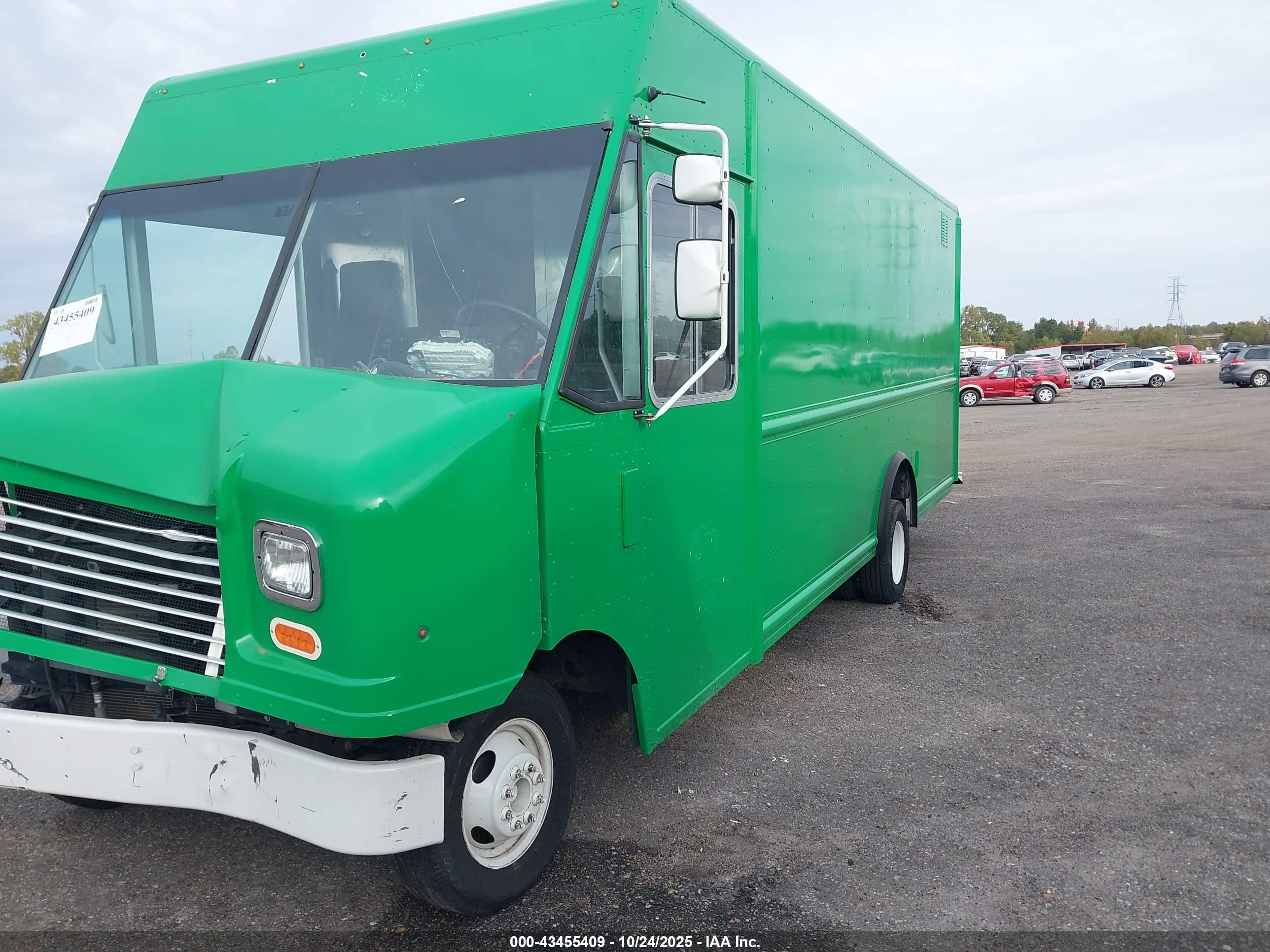 FORD E-450 image 2