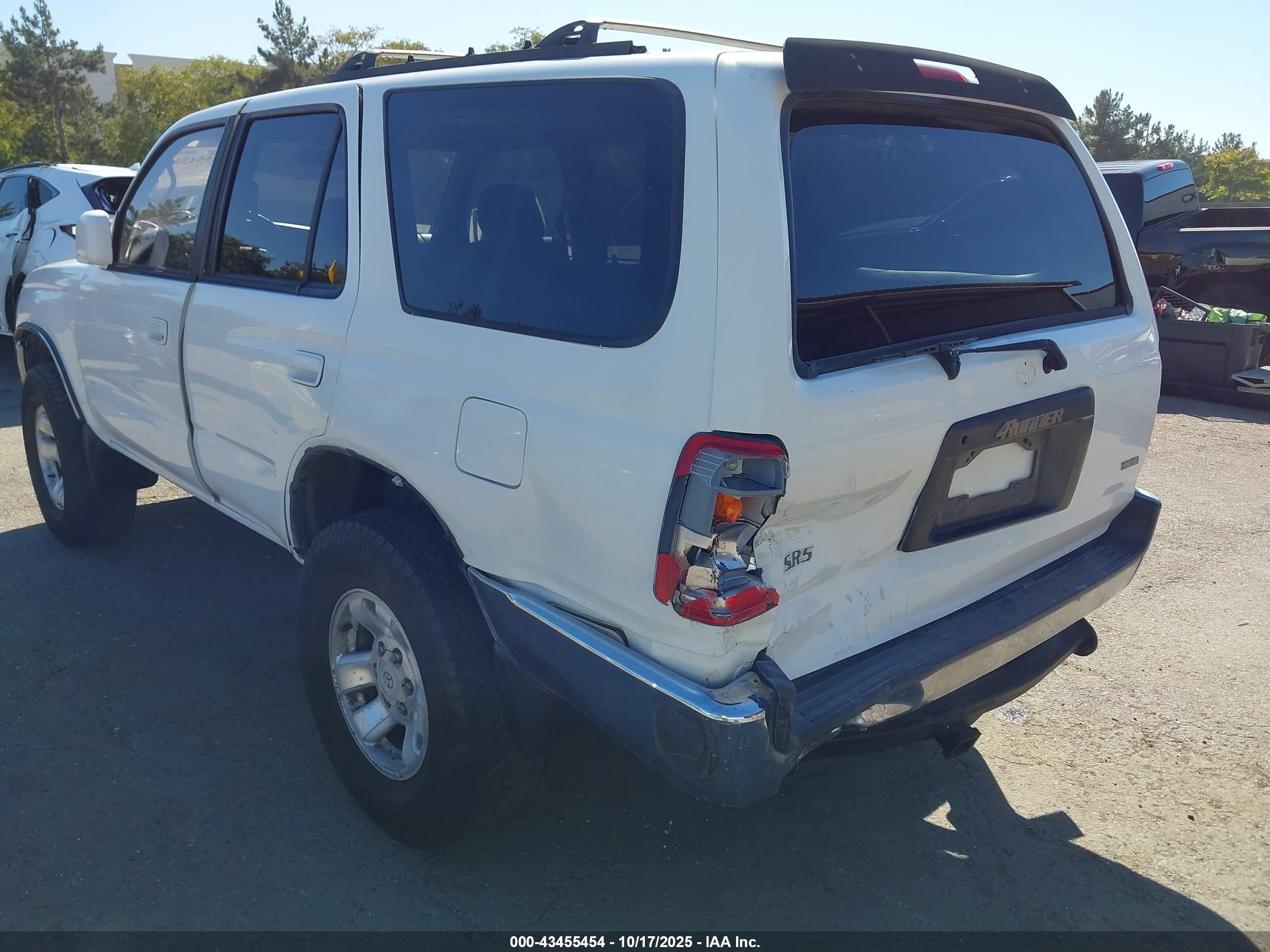 TOYOTA 4RUNNER image 6