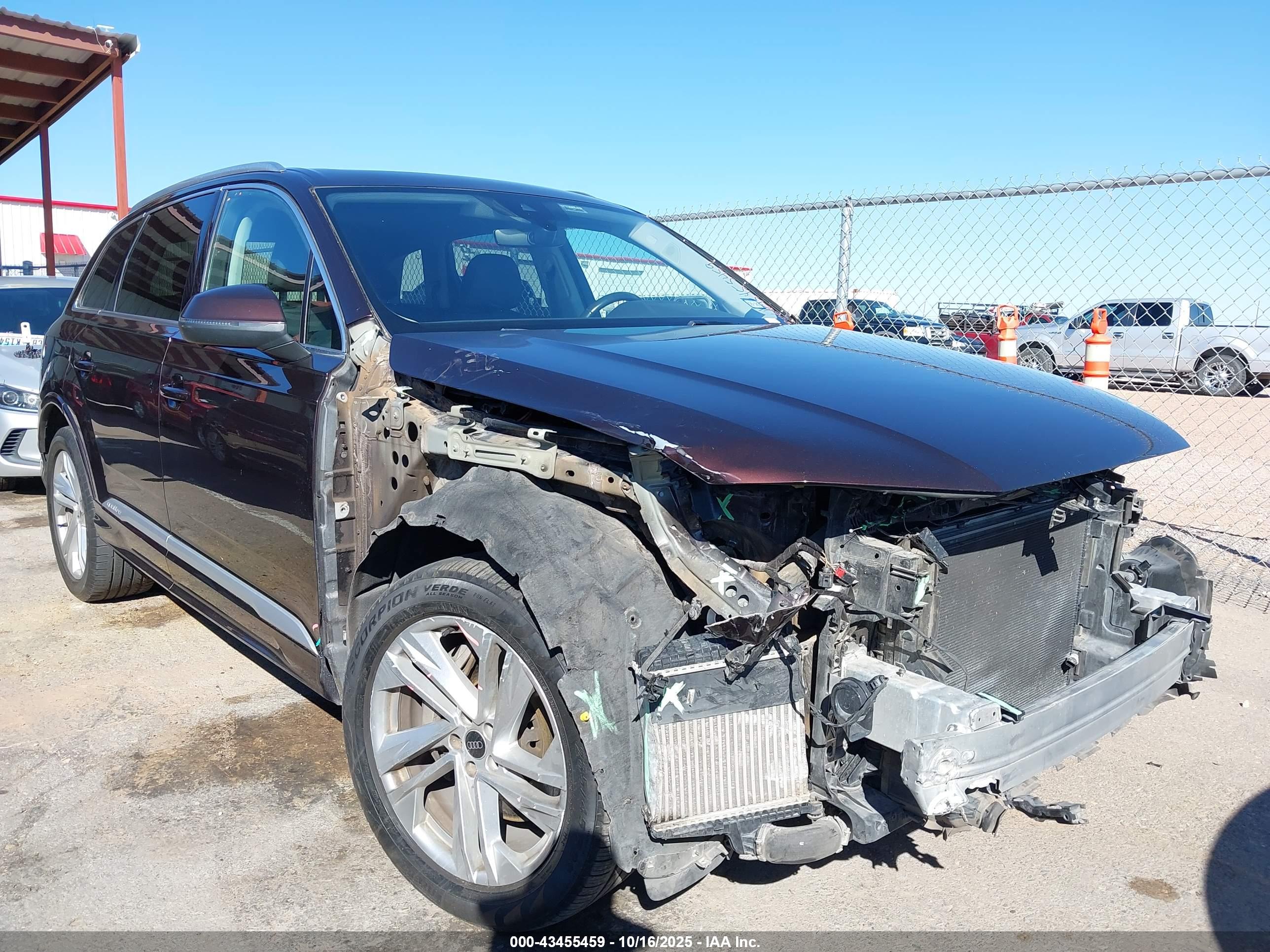 AUDI Q7 image 6