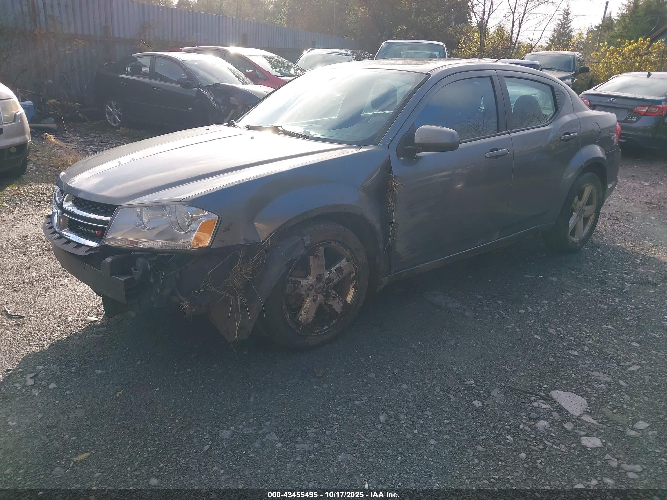 DODGE AVENGER image 2