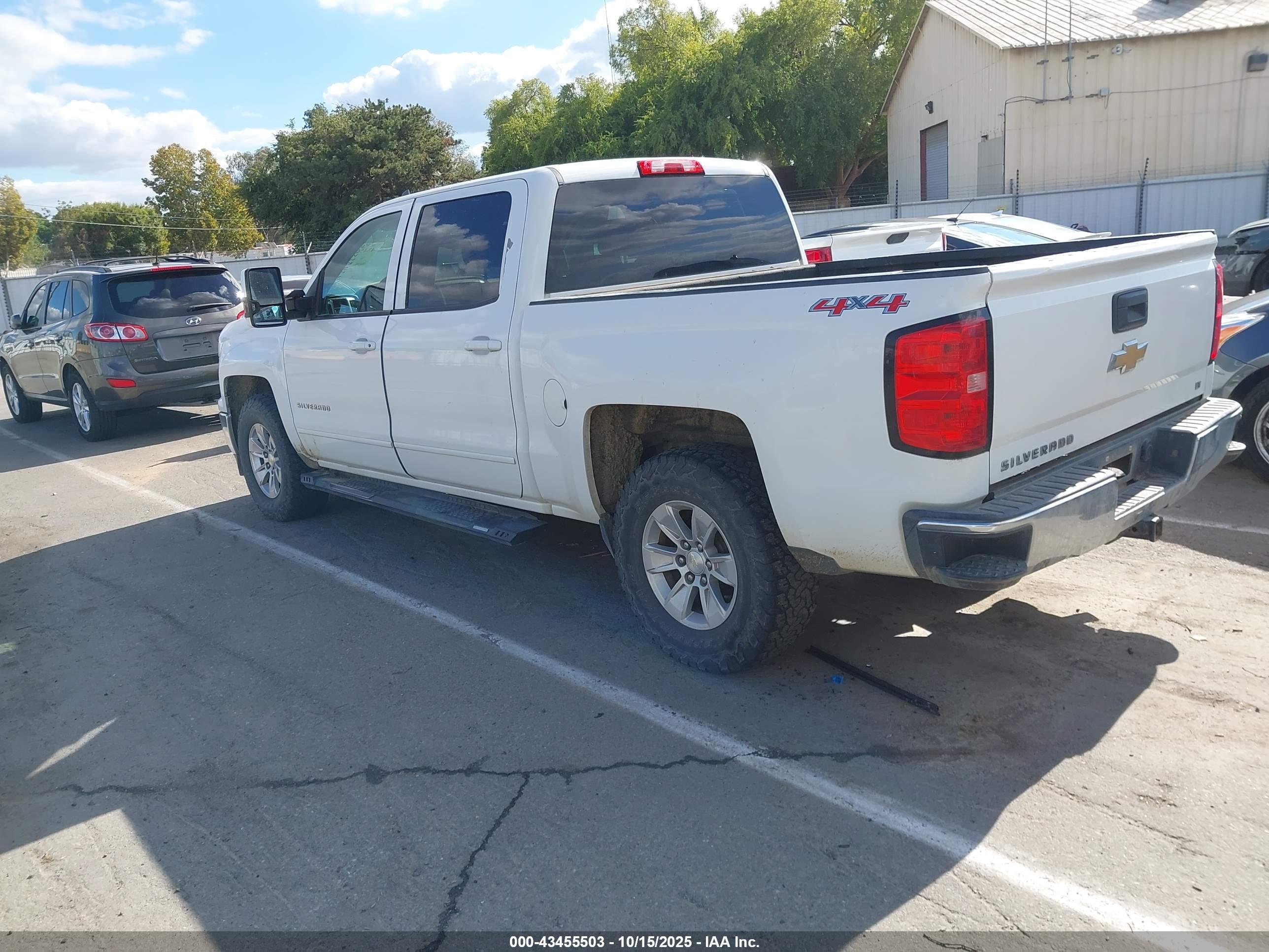 CHEVROLET SILVERADO image 3