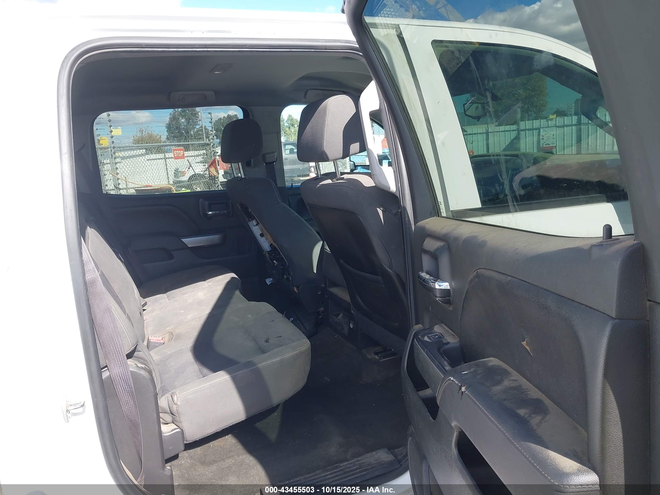 CHEVROLET SILVERADO image 8