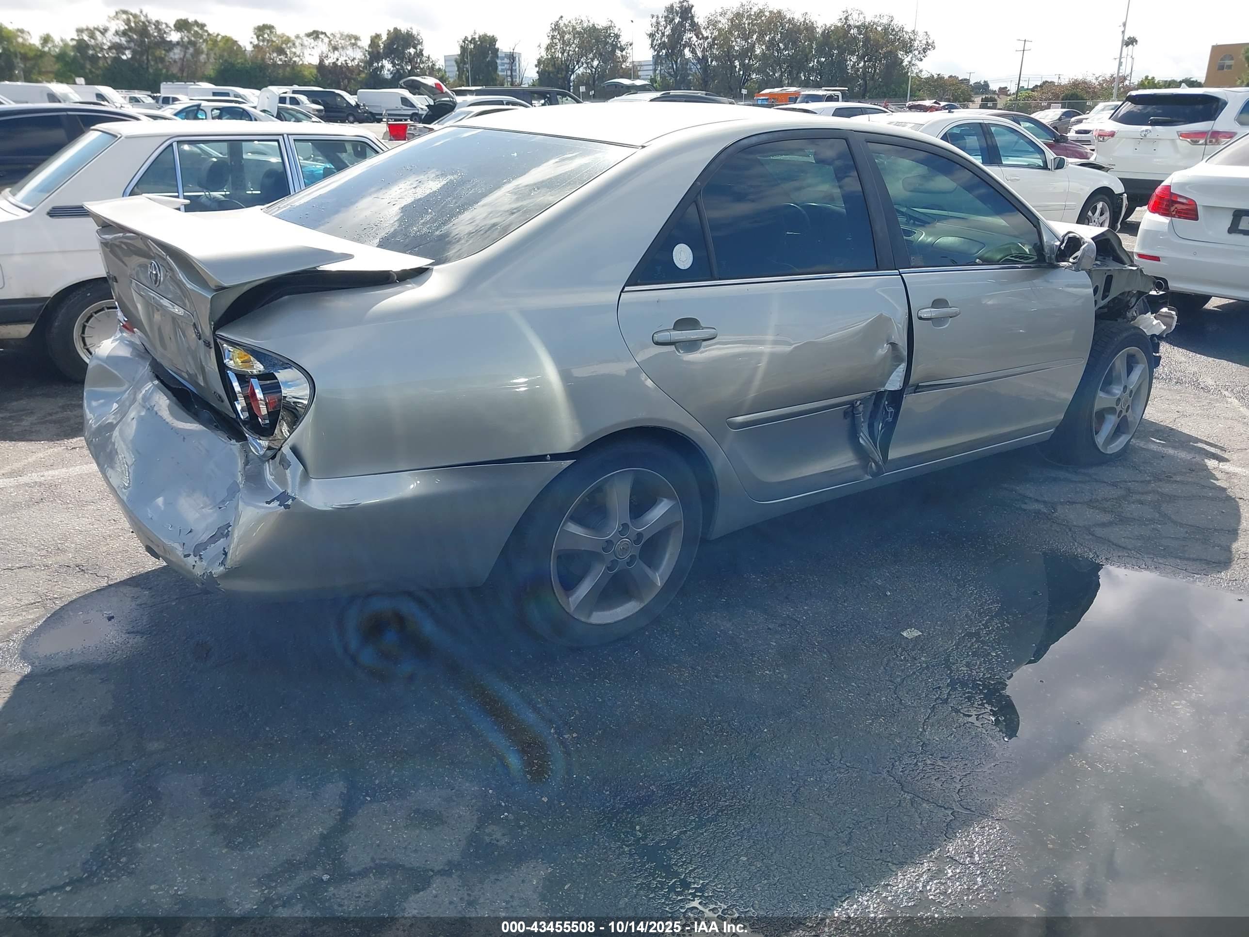 TOYOTA CAMRY image 4