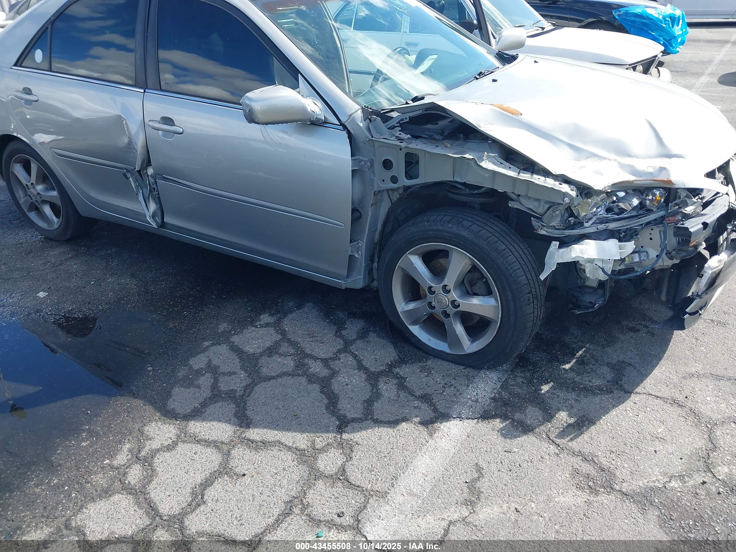 TOYOTA CAMRY image 6