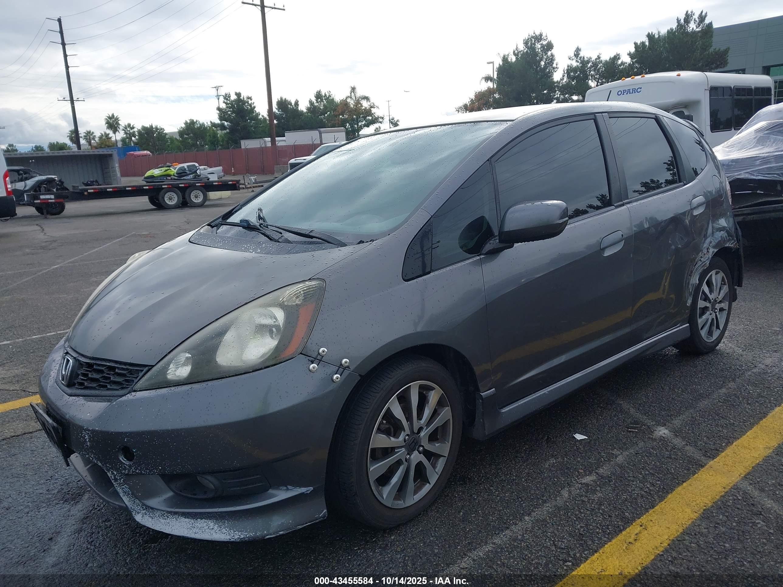 HONDA FIT image 2