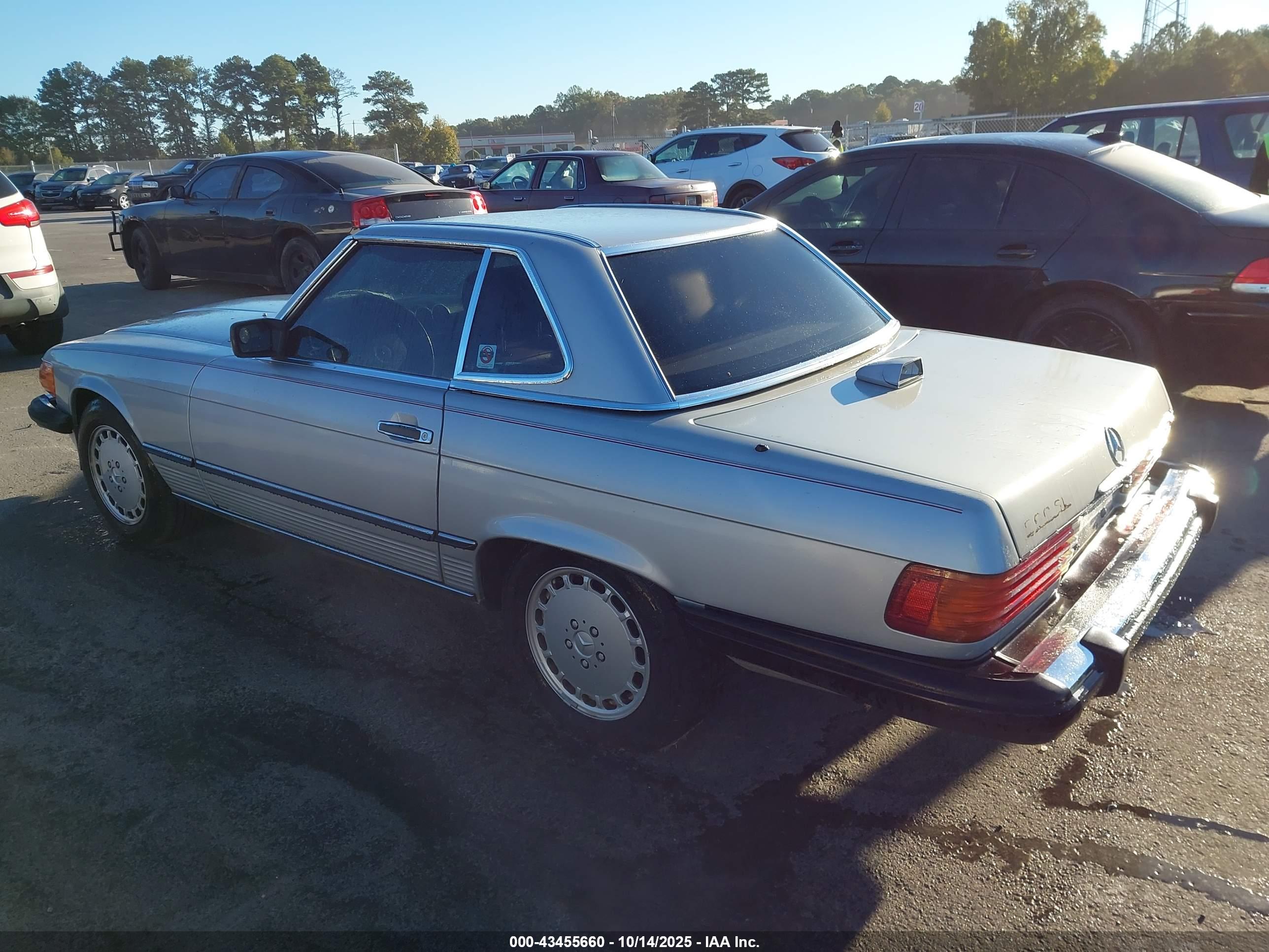 MERCEDES-BENZ 560 image 3