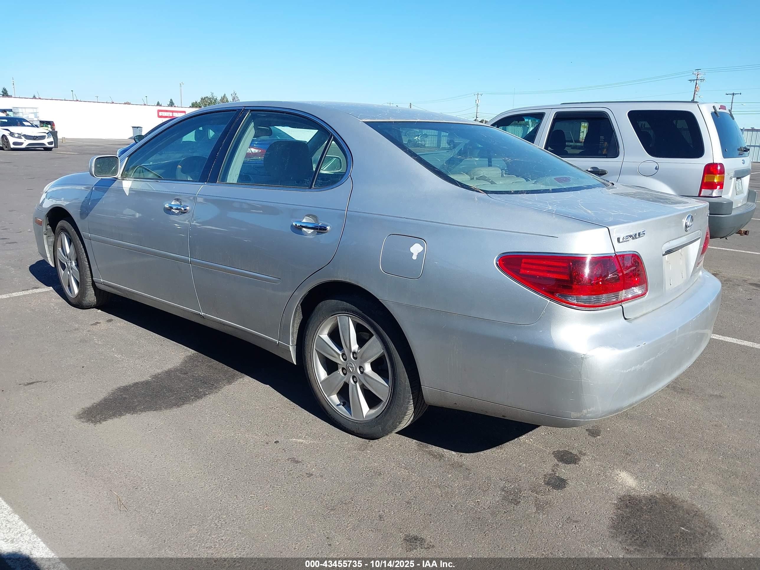 LEXUS ES image 3