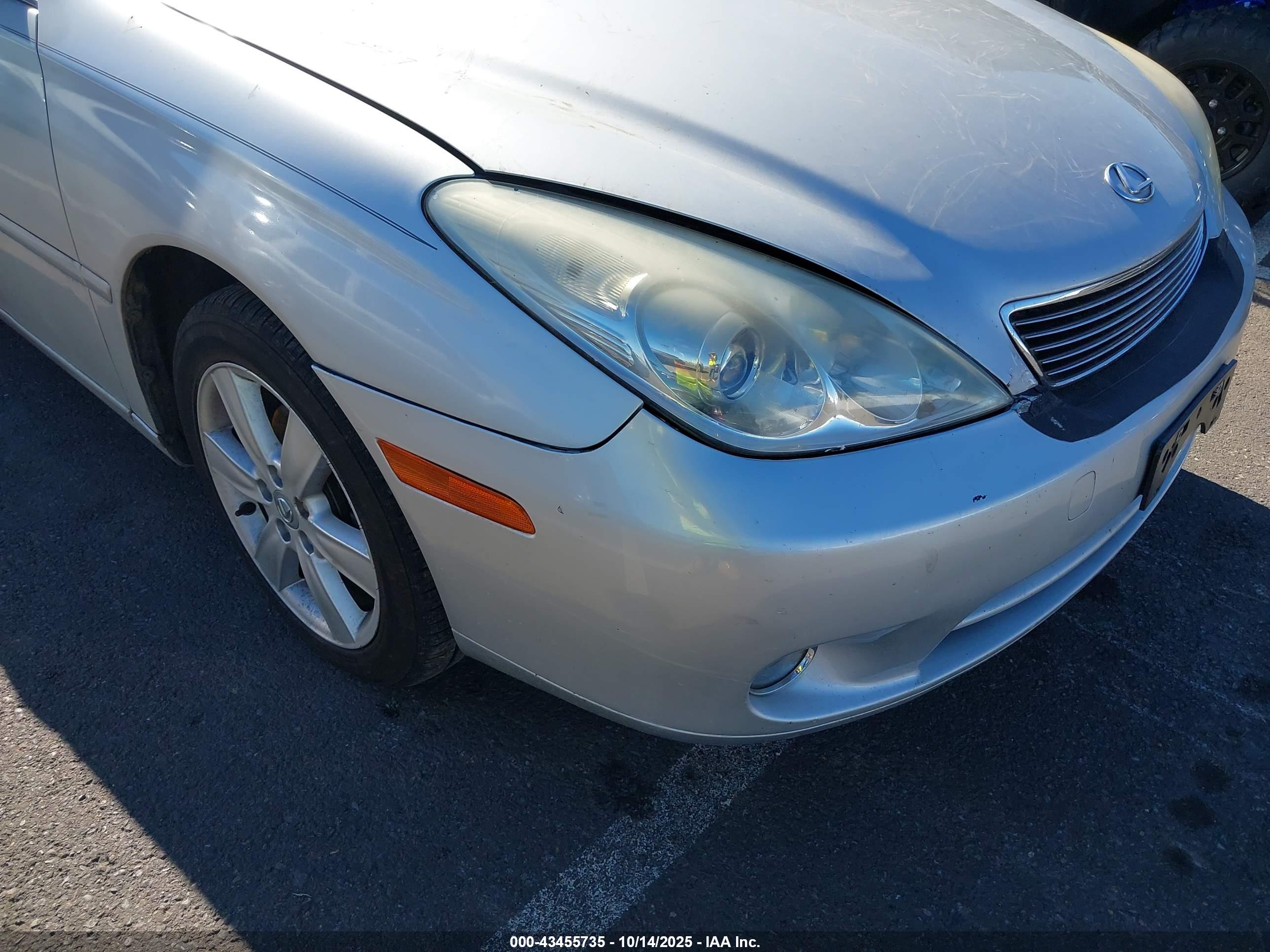 LEXUS ES image 6