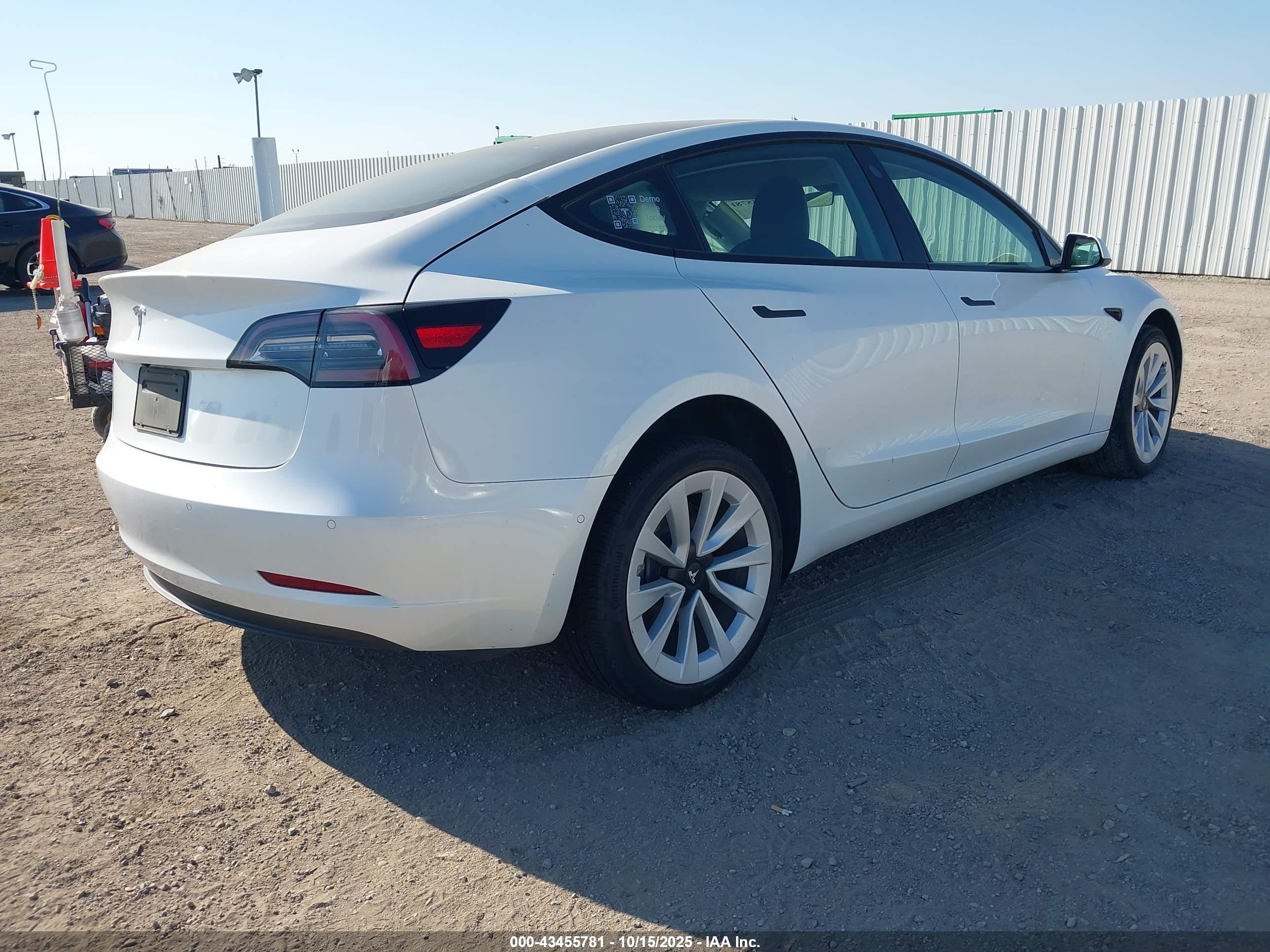 TESLA MODEL image 4