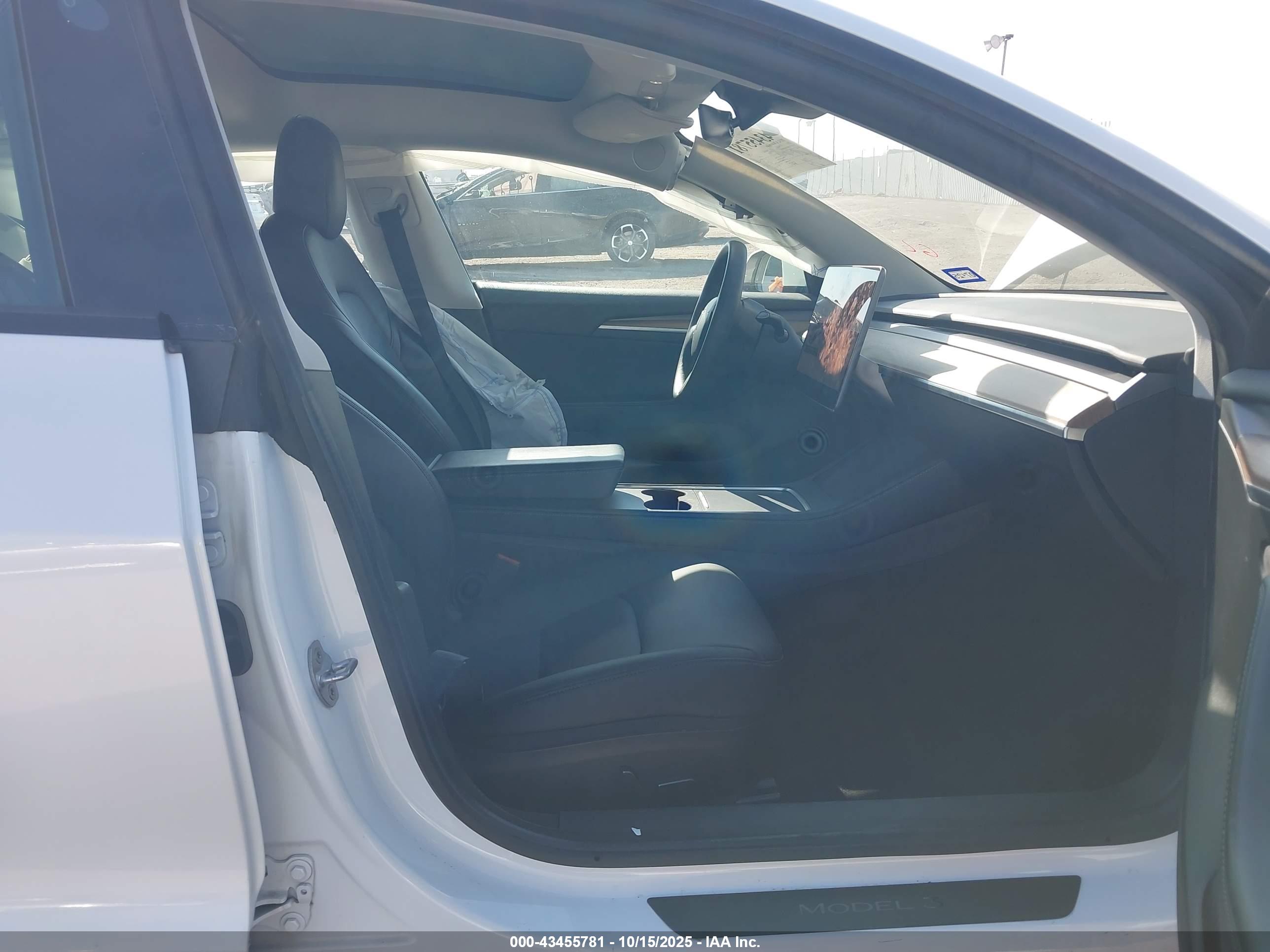 TESLA MODEL image 5