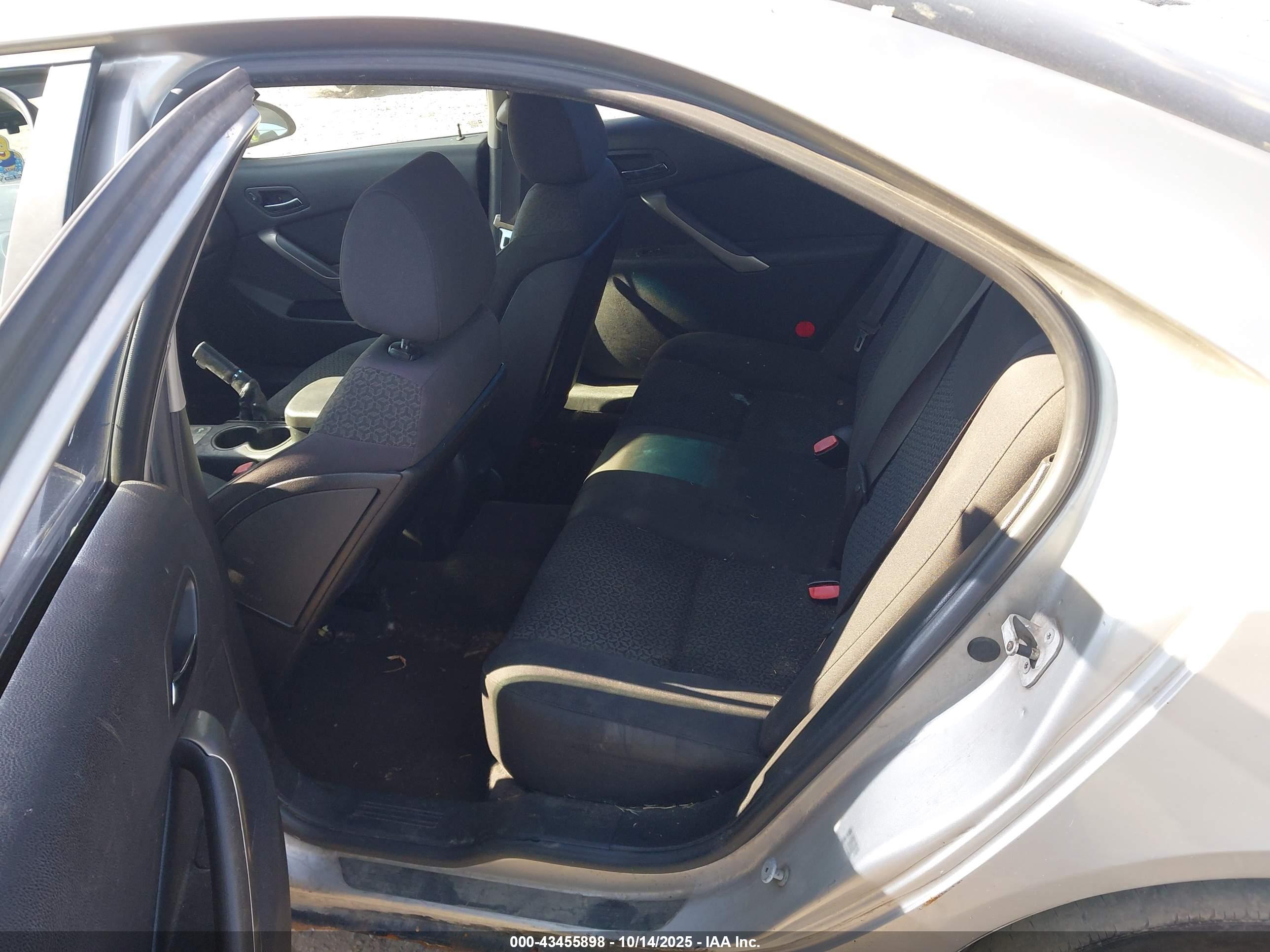 PONTIAC G6 image 8
