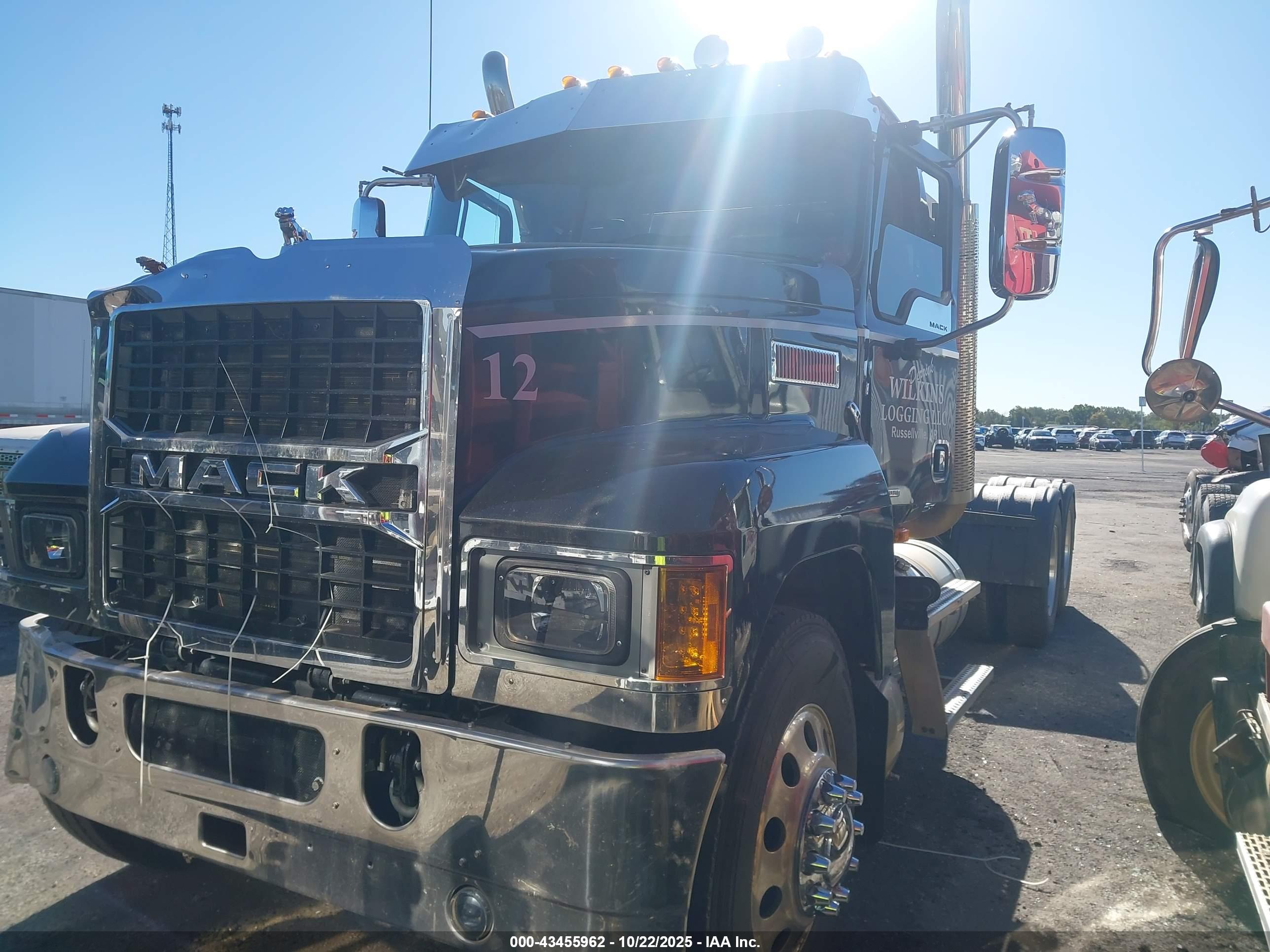 MACK PINNACLE image 2