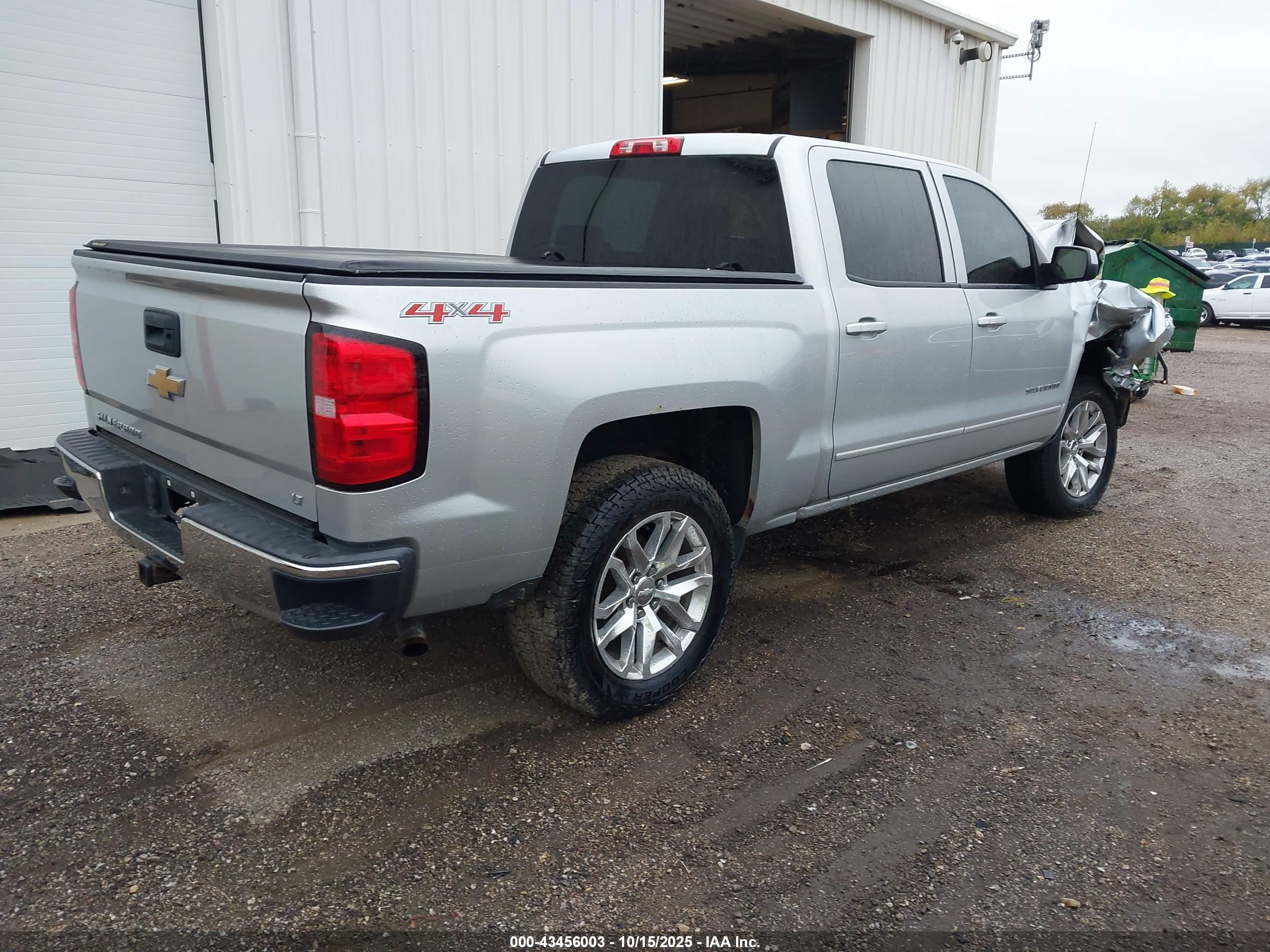 CHEVROLET SILVERADO image 4