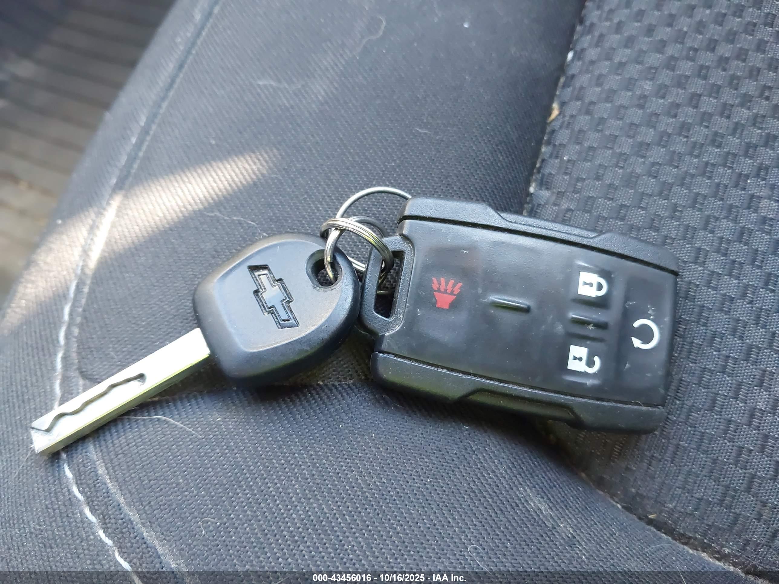 CHEVROLET COLORADO image 11