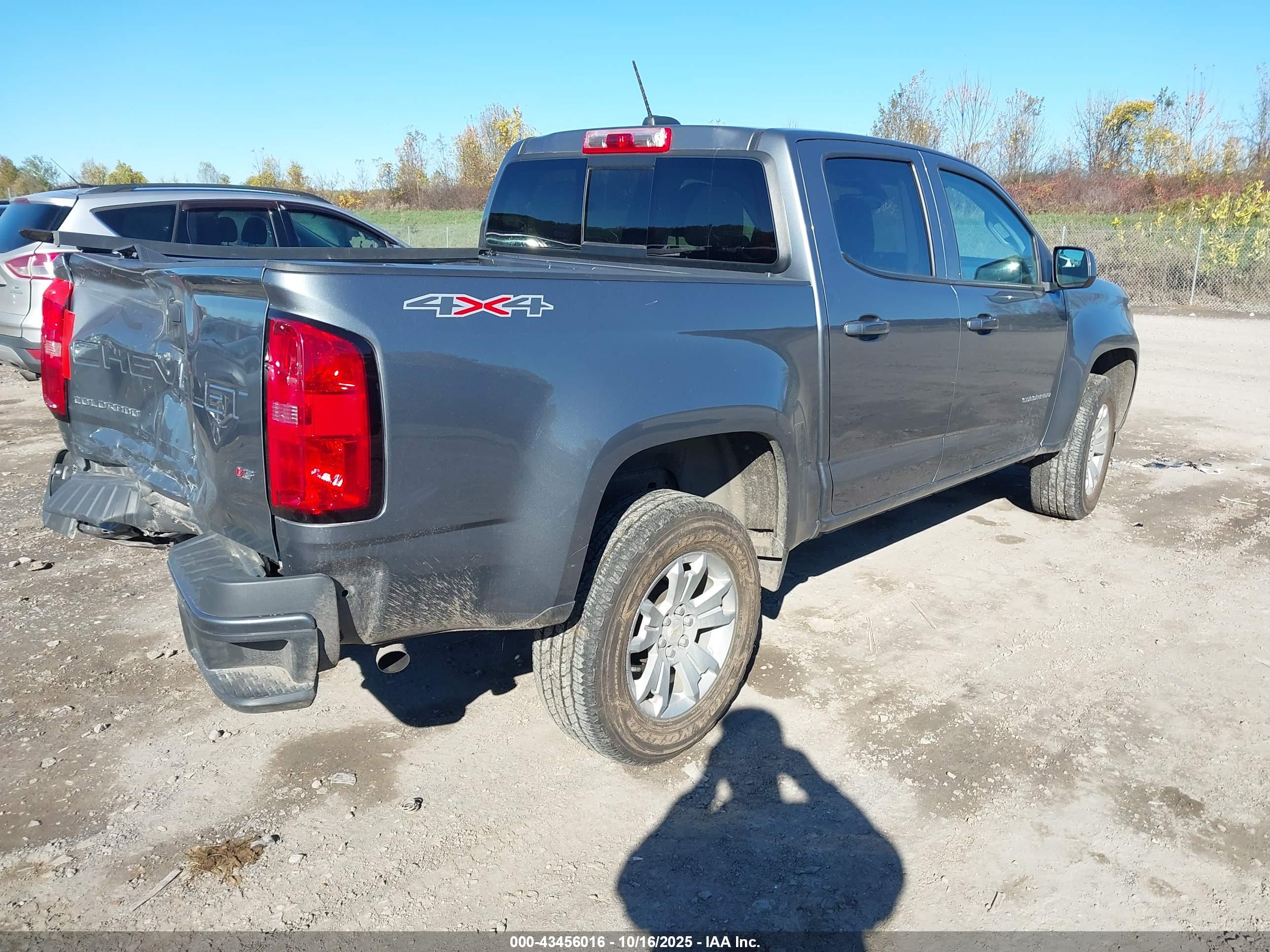 CHEVROLET COLORADO image 4