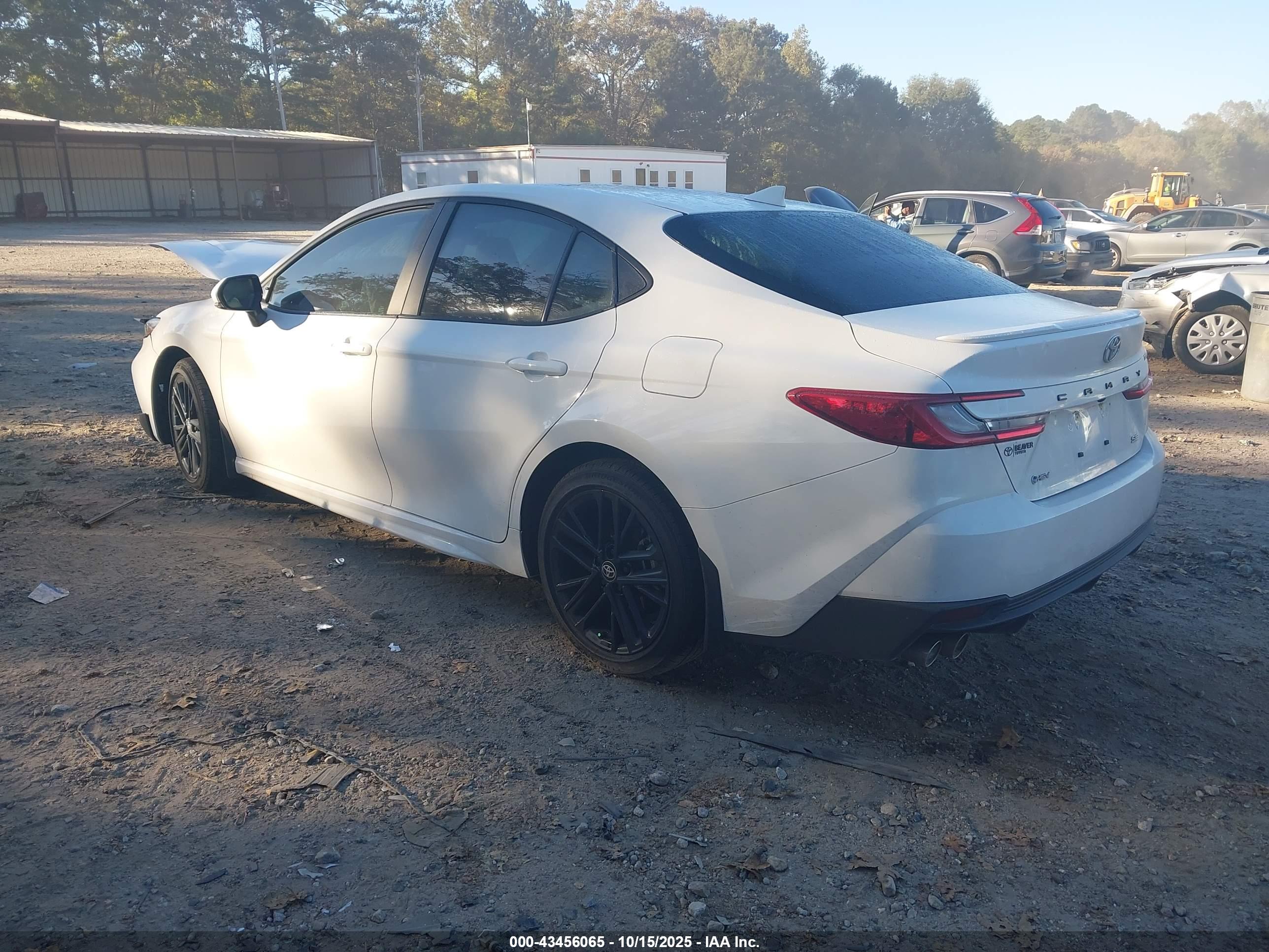 TOYOTA CAMRY image 3