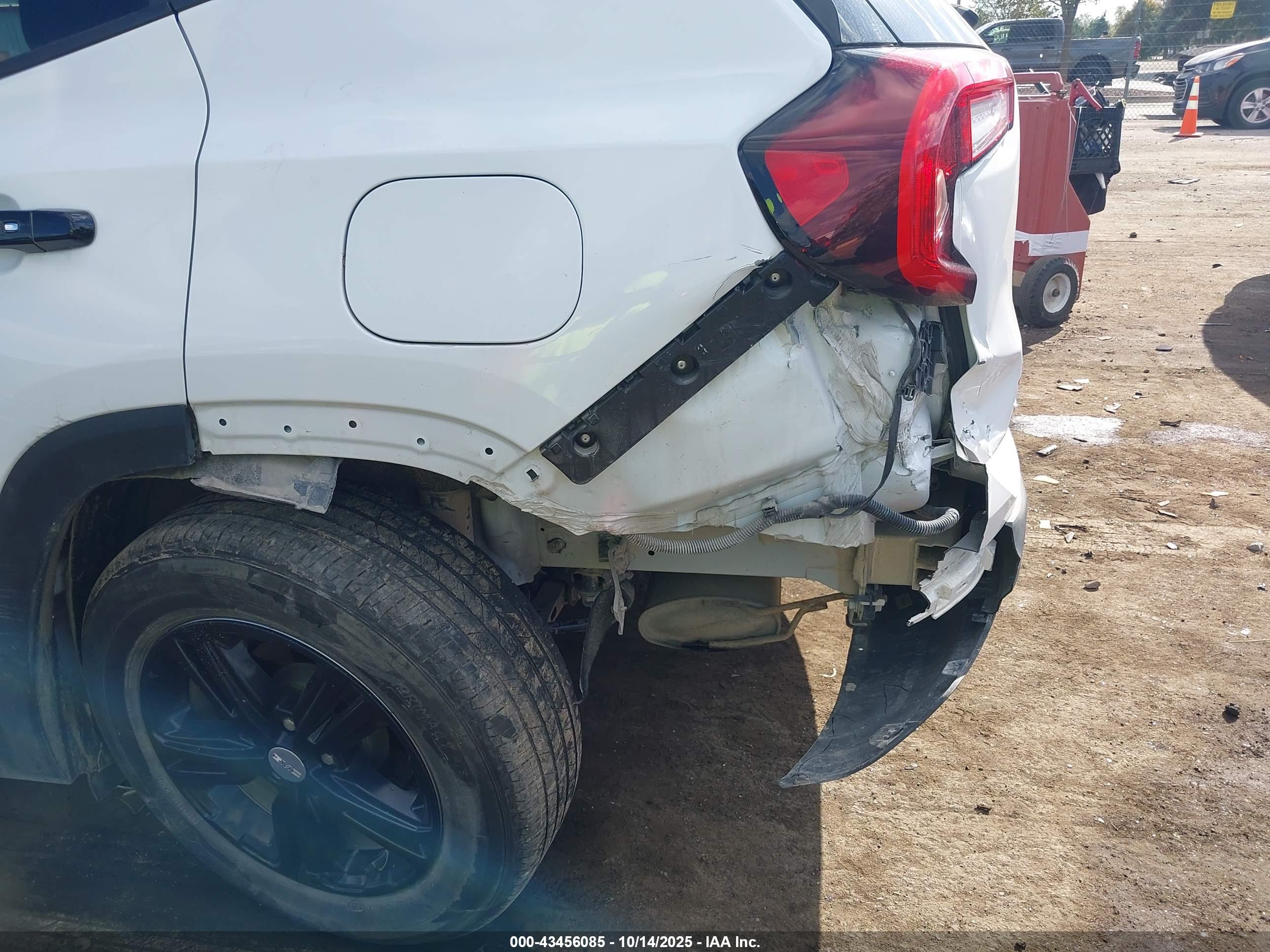 GMC TERRAIN image 6