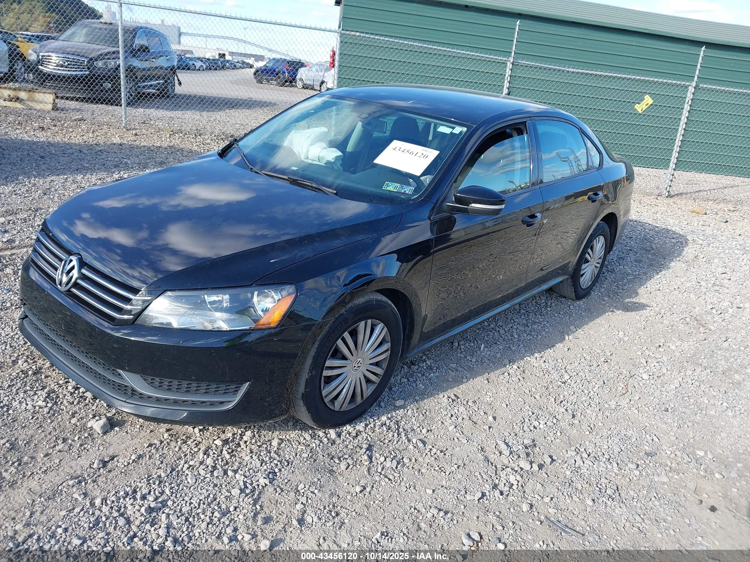 VOLKSWAGEN PASSAT image 2