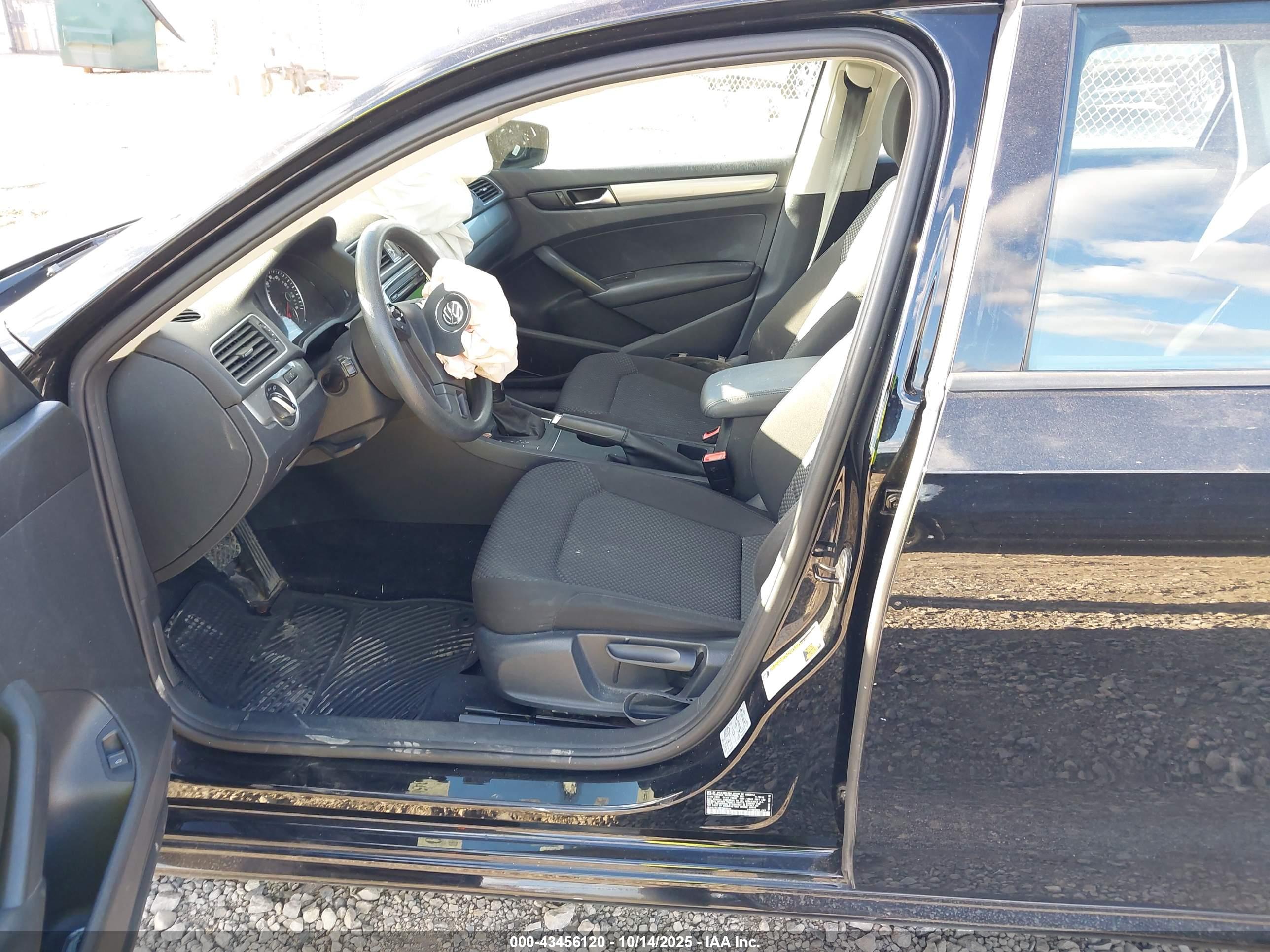 VOLKSWAGEN PASSAT image 5