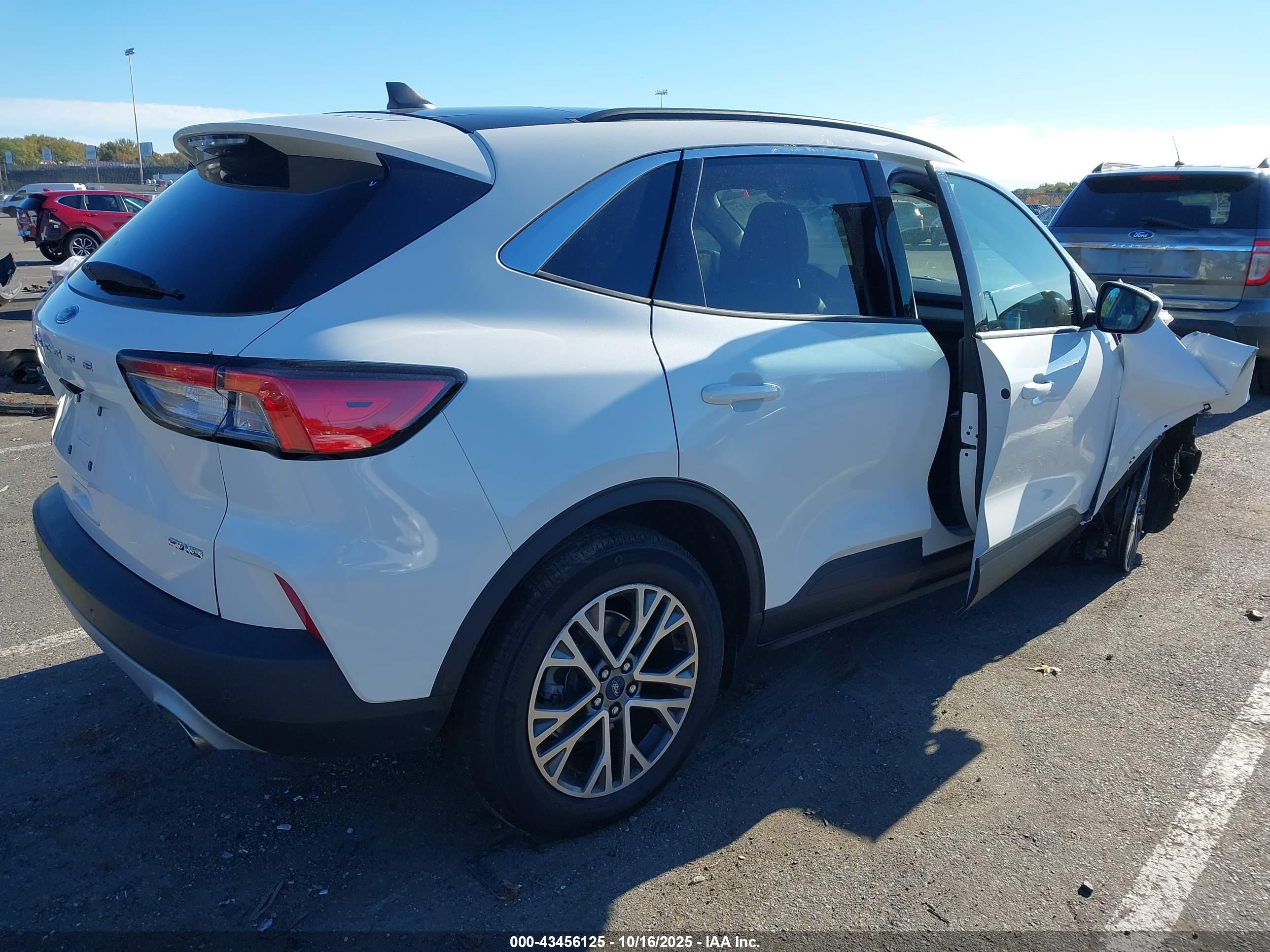 FORD ESCAPE image 4