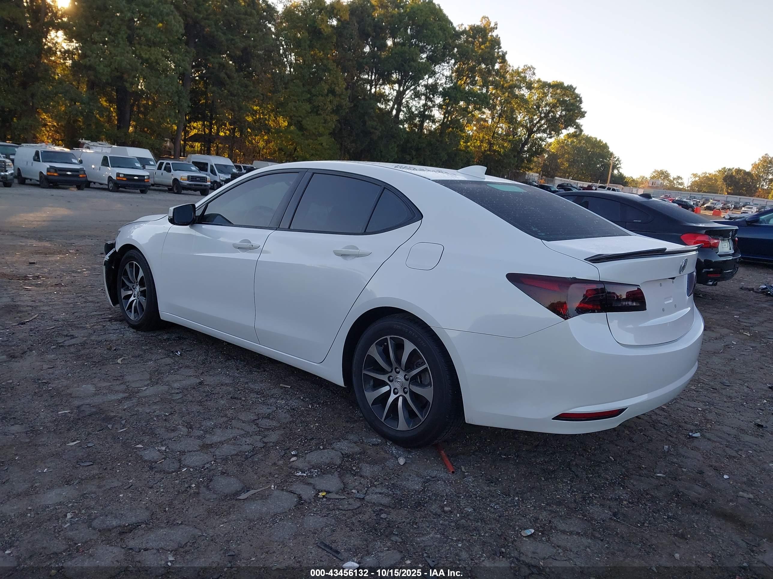 ACURA TLX image 3