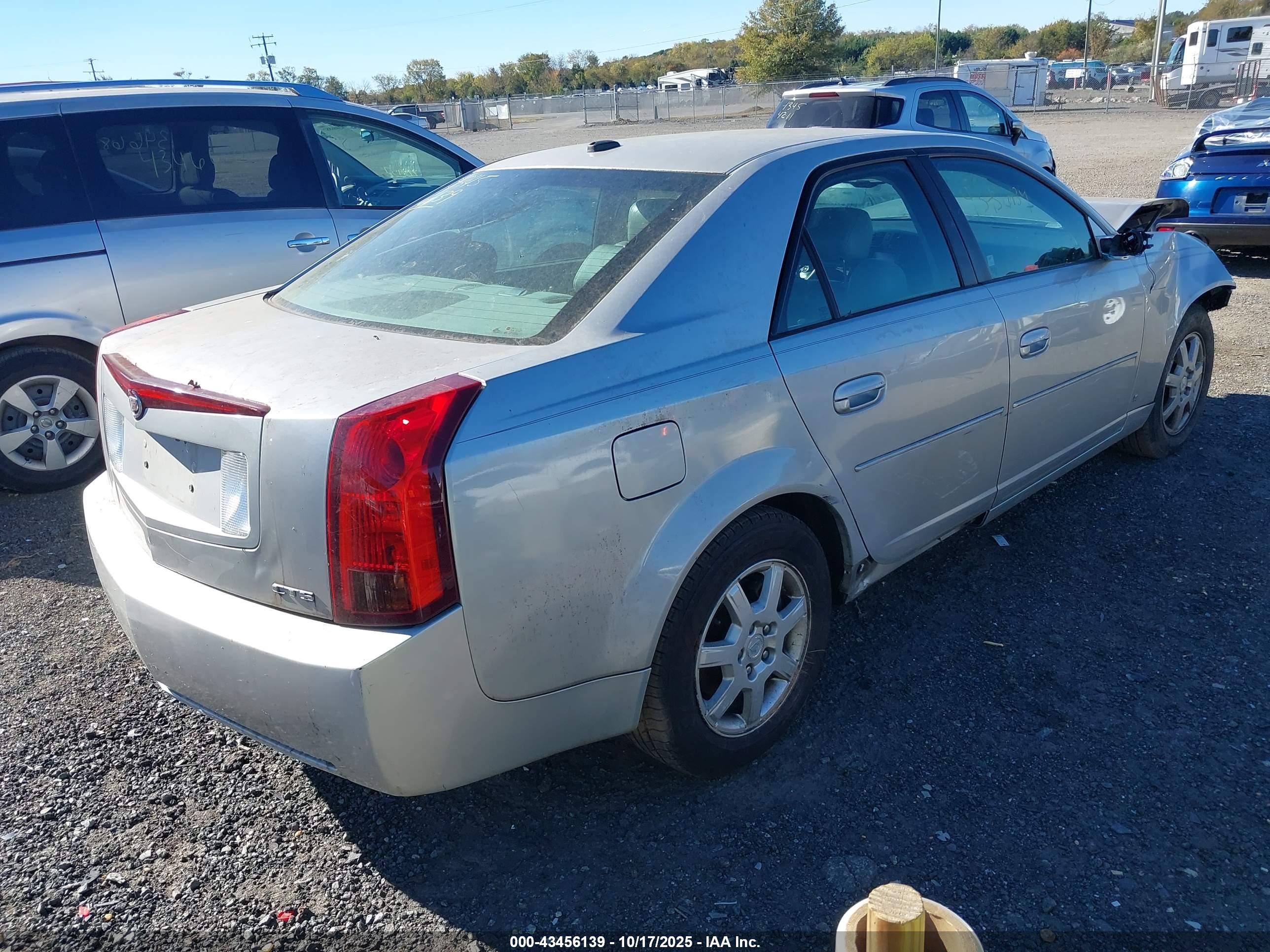 CADILLAC CTS image 4