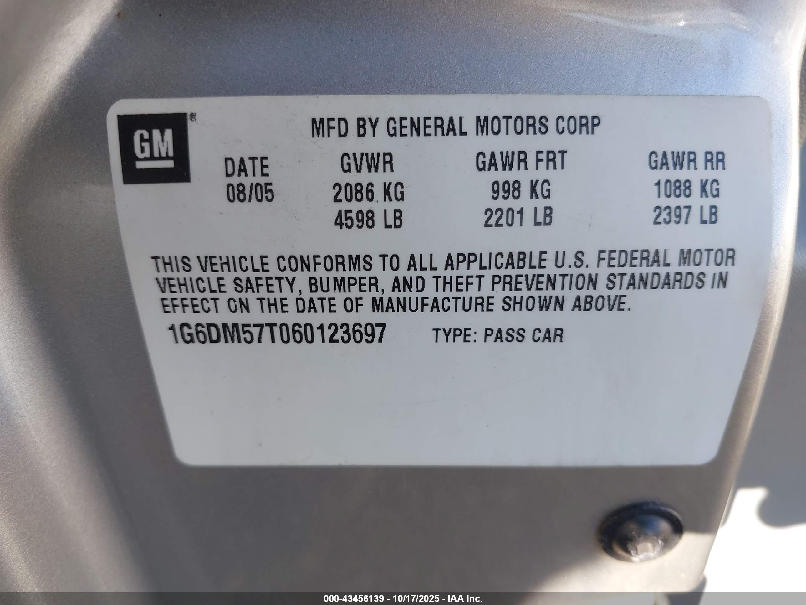 CADILLAC CTS image 9