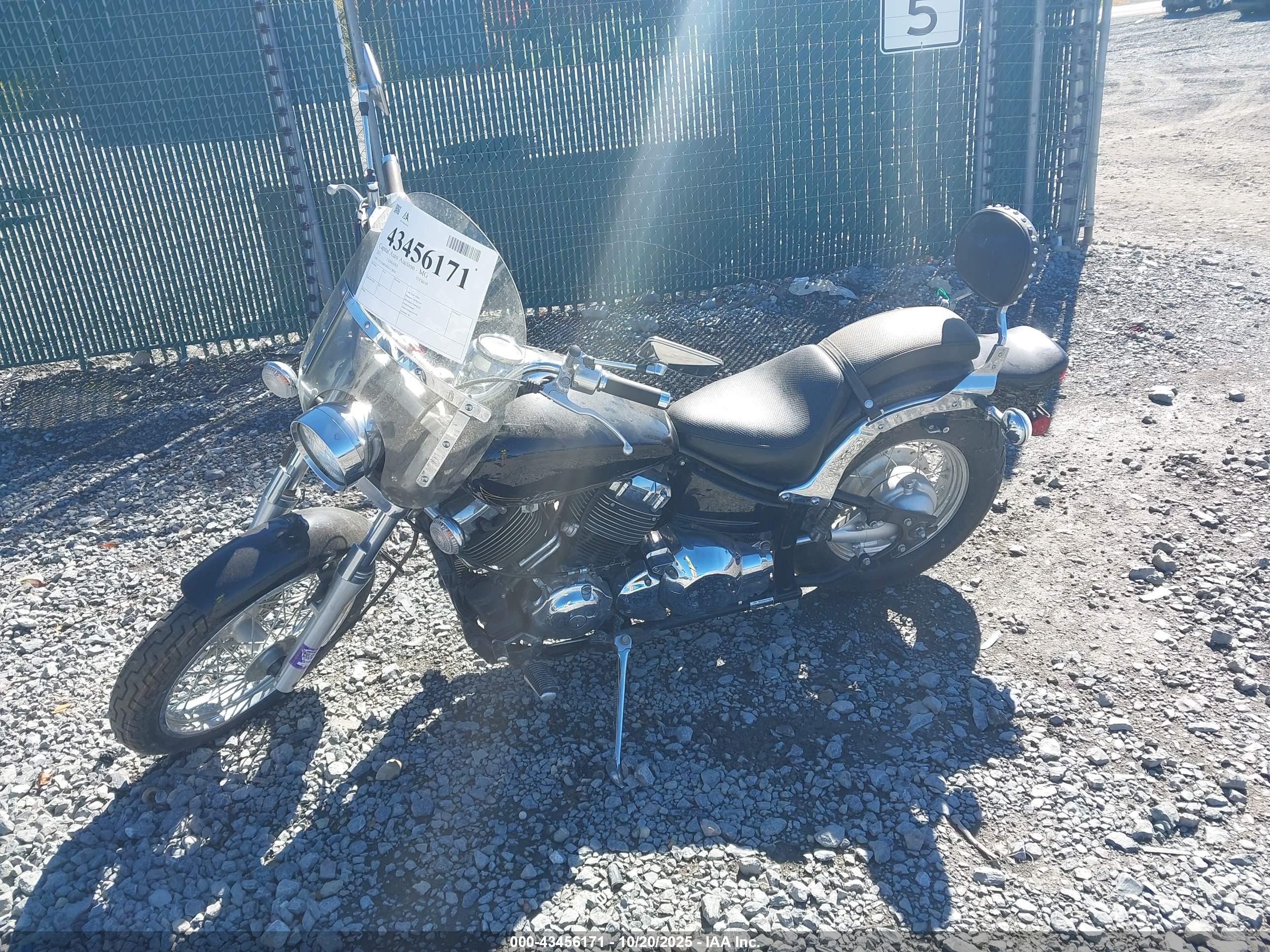 YAMAHA XVS650 image 2