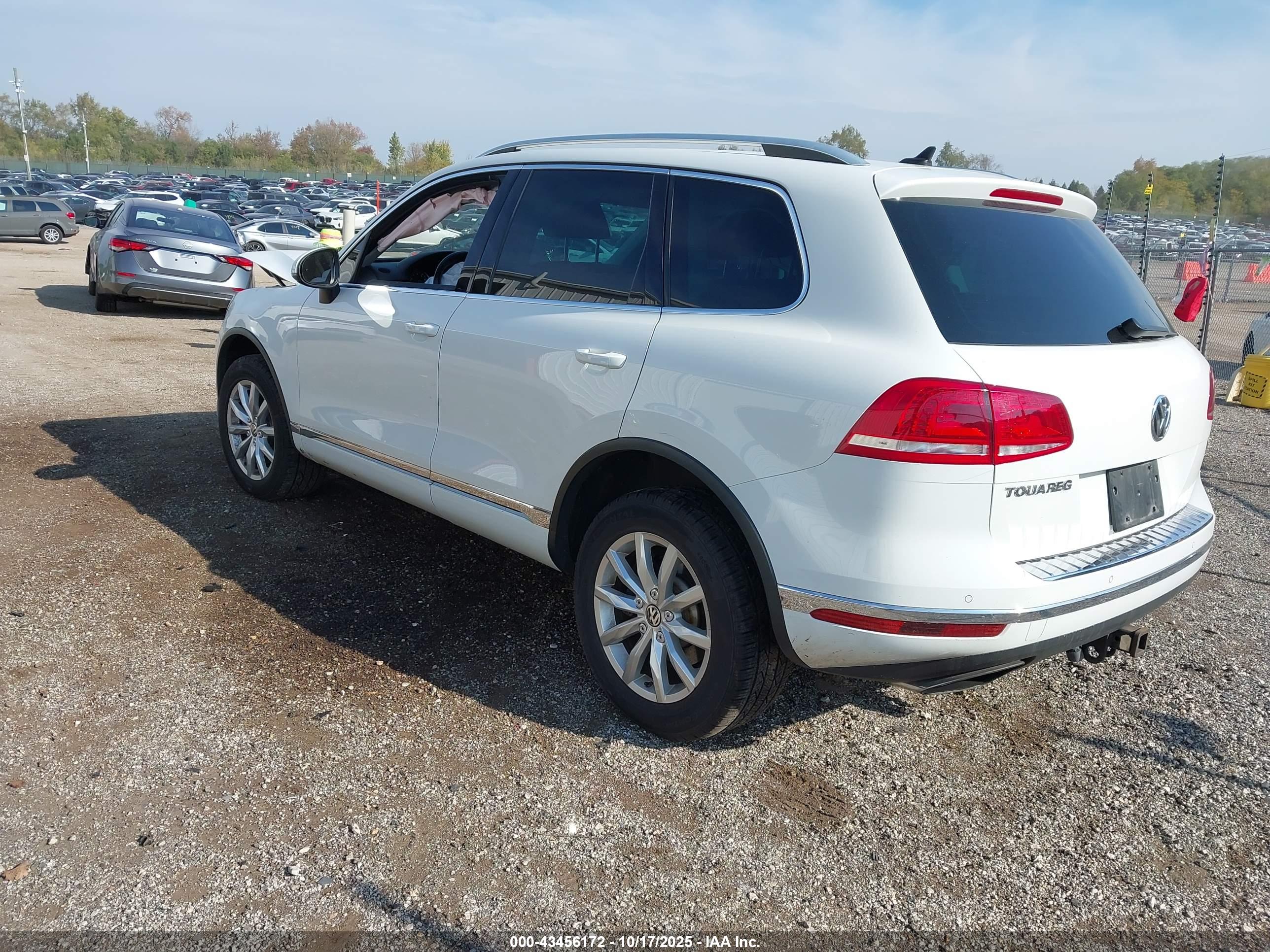 VOLKSWAGEN TOUAREG image 3