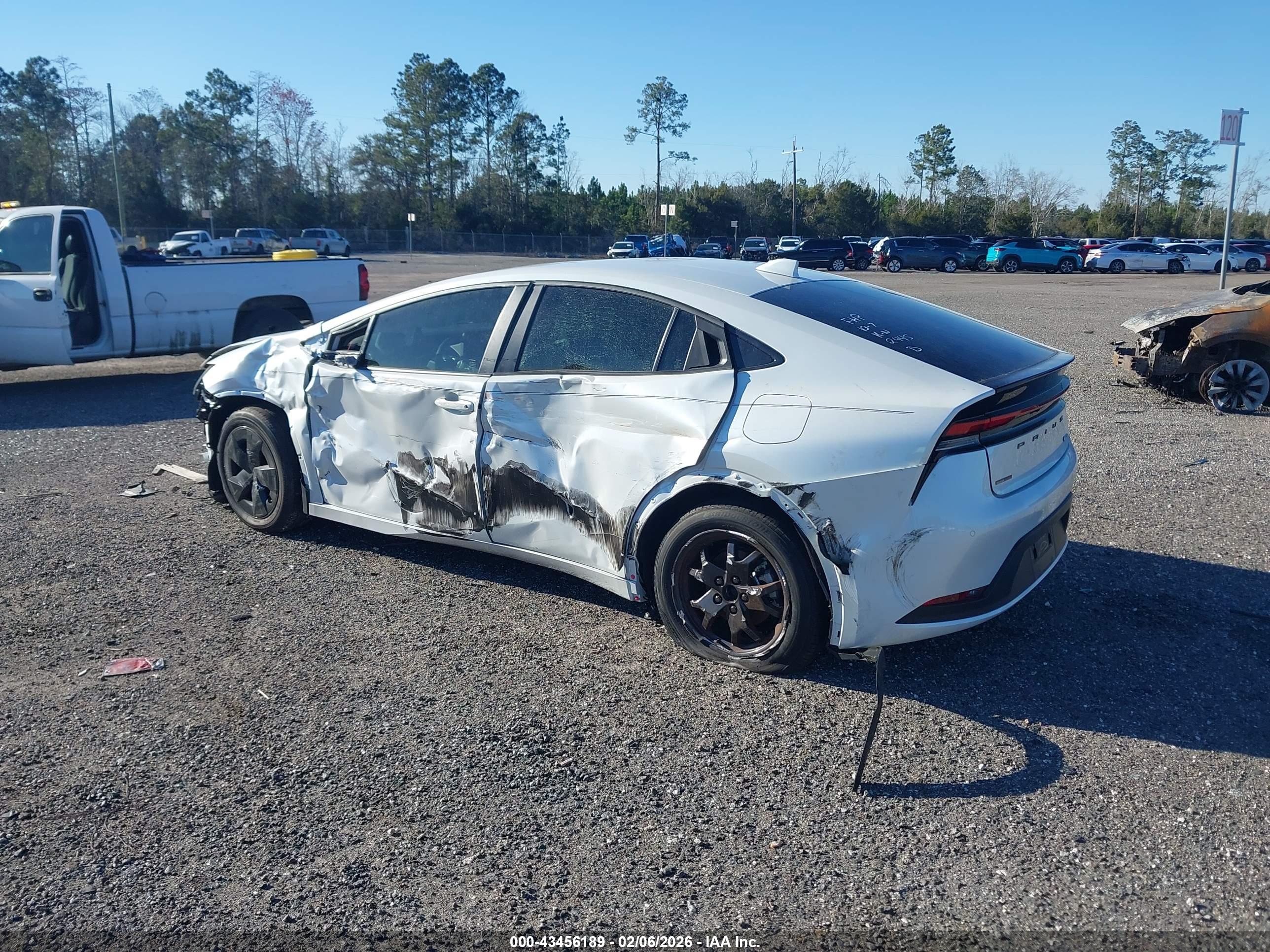 TOYOTA PRIUS image 3