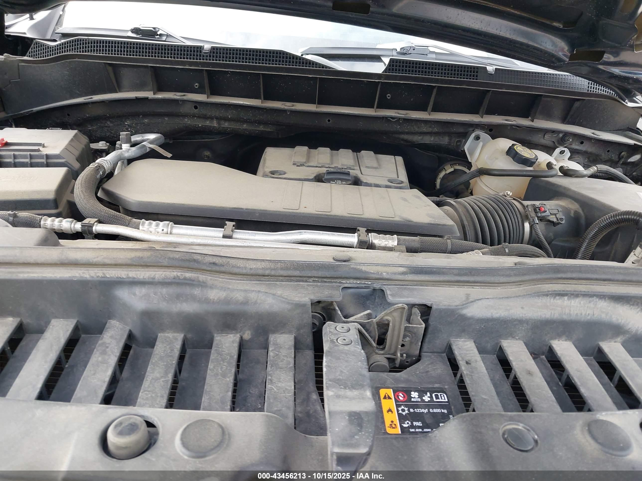 CHEVROLET SILVERADO image 10