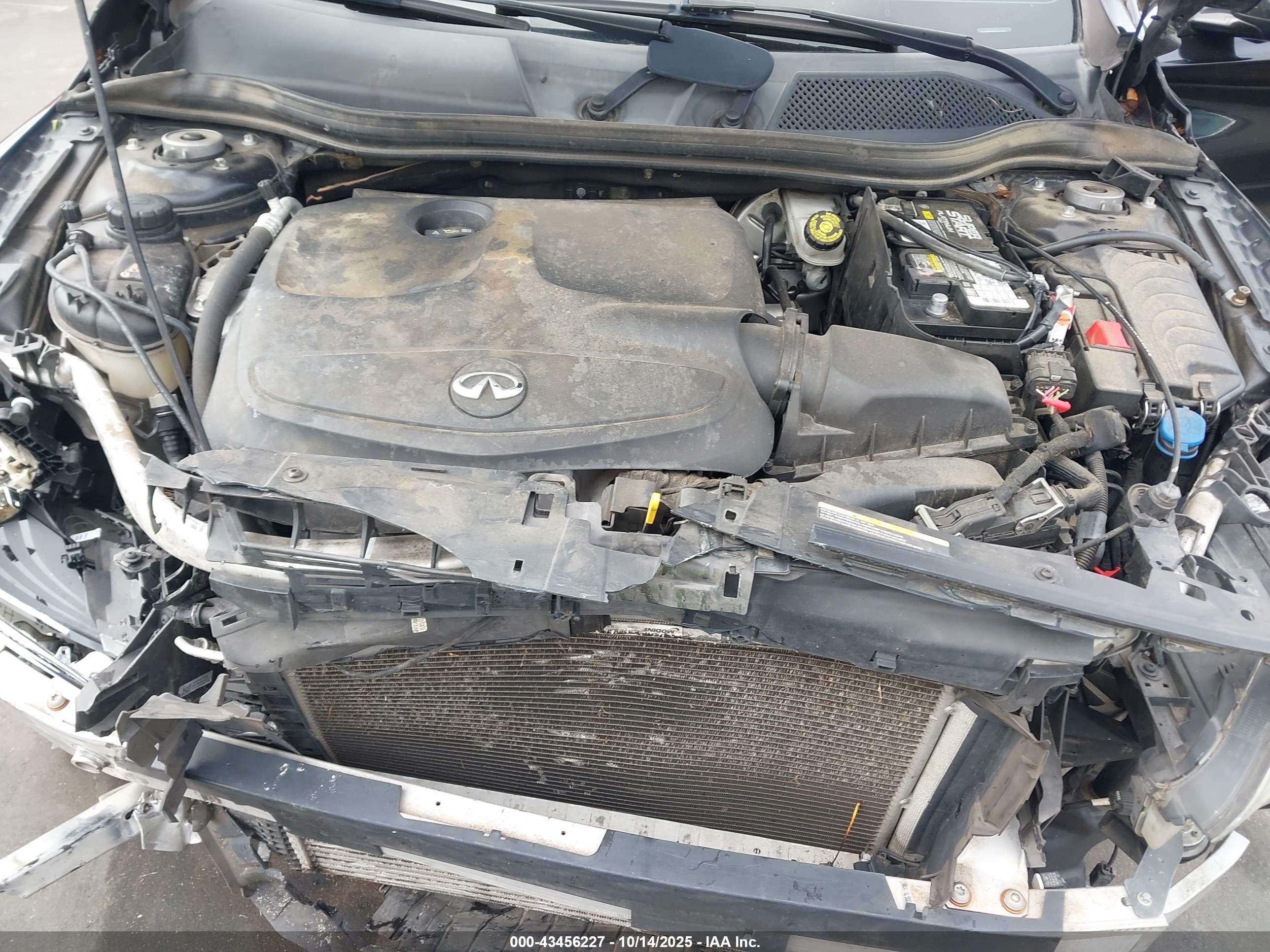INFINITI QX30 image 10