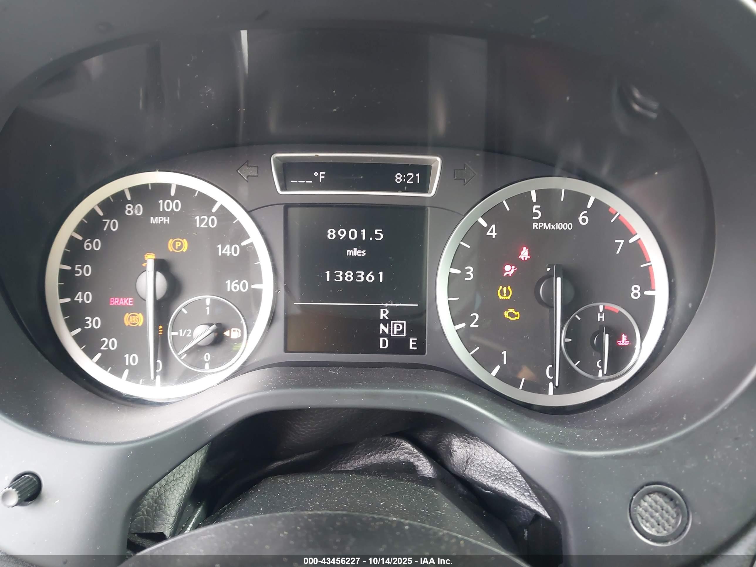 INFINITI QX30 image 7