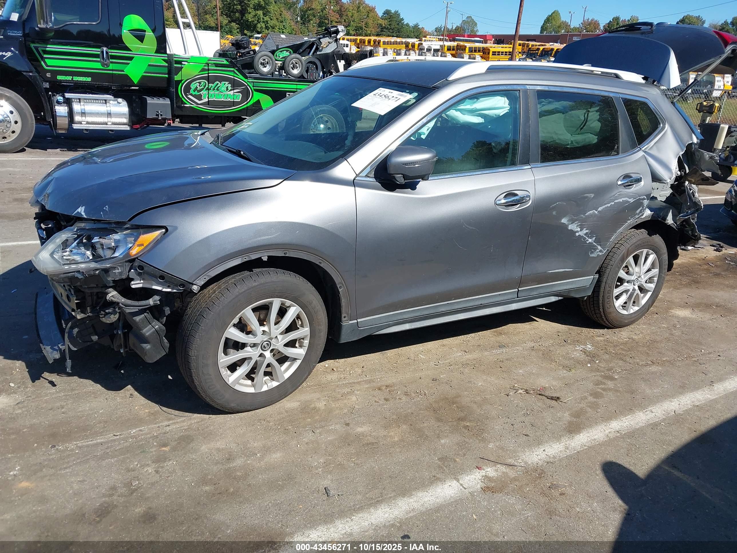 NISSAN ROGUE image 2