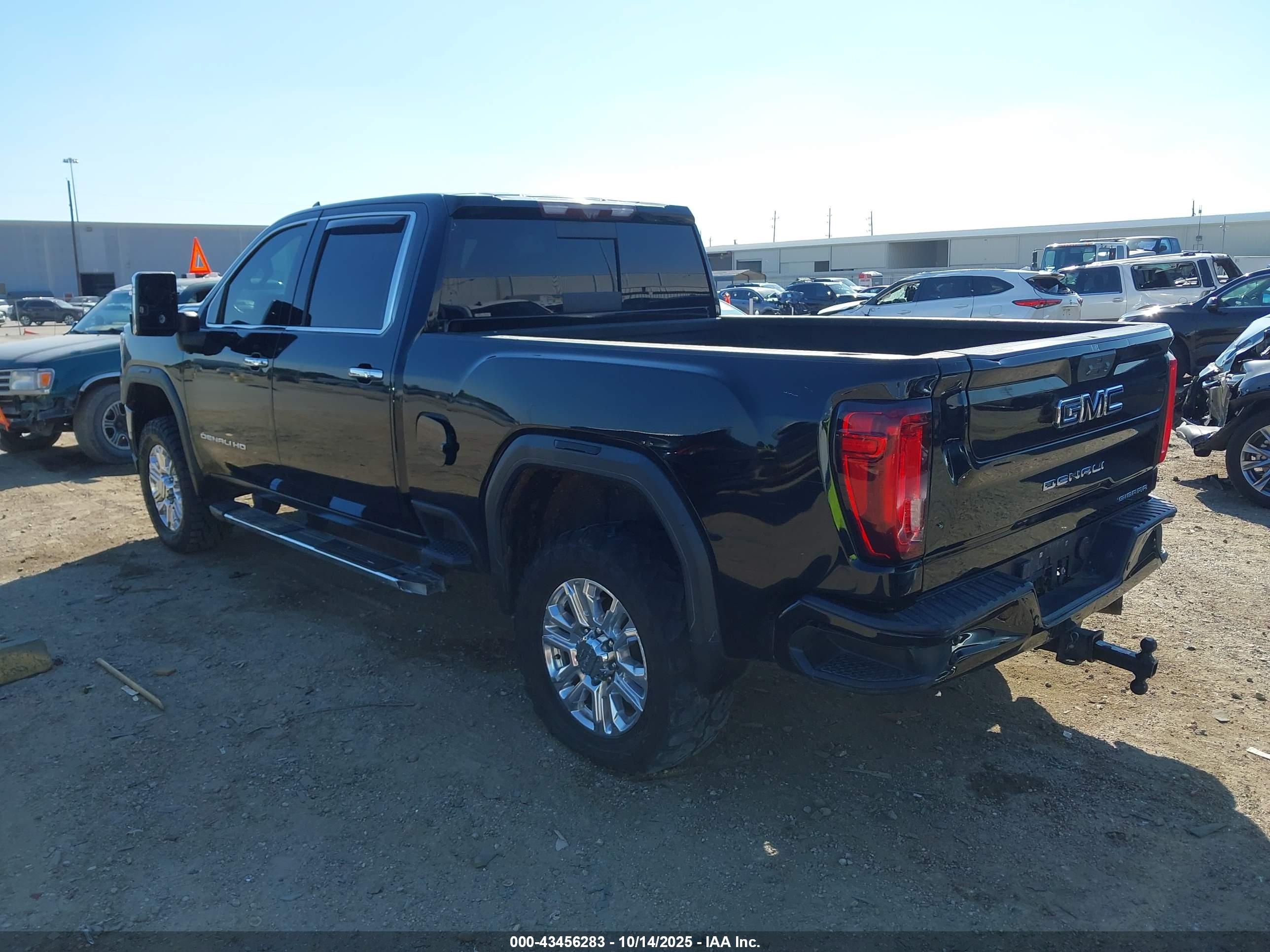 GMC SIERRA image 3