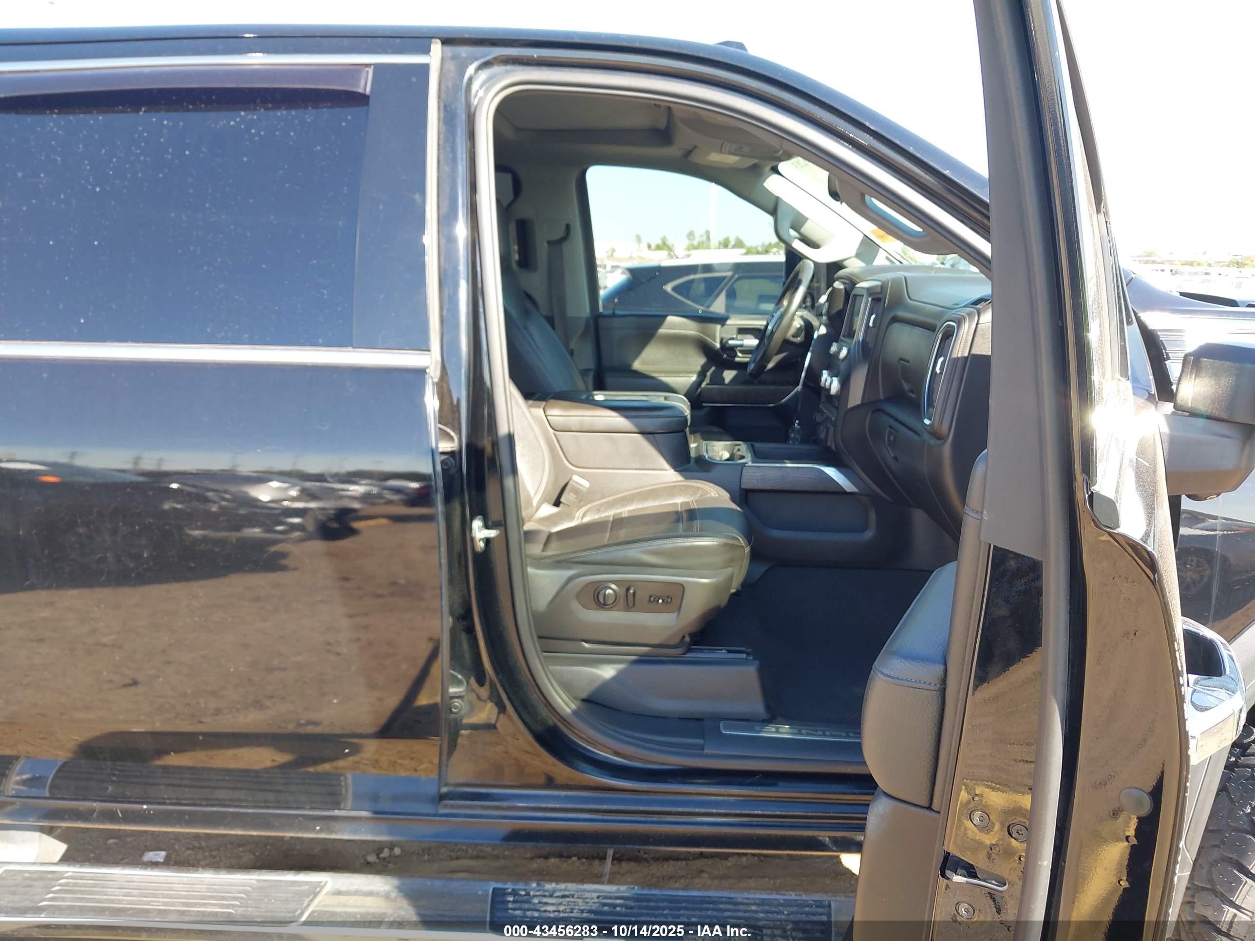 GMC SIERRA image 5