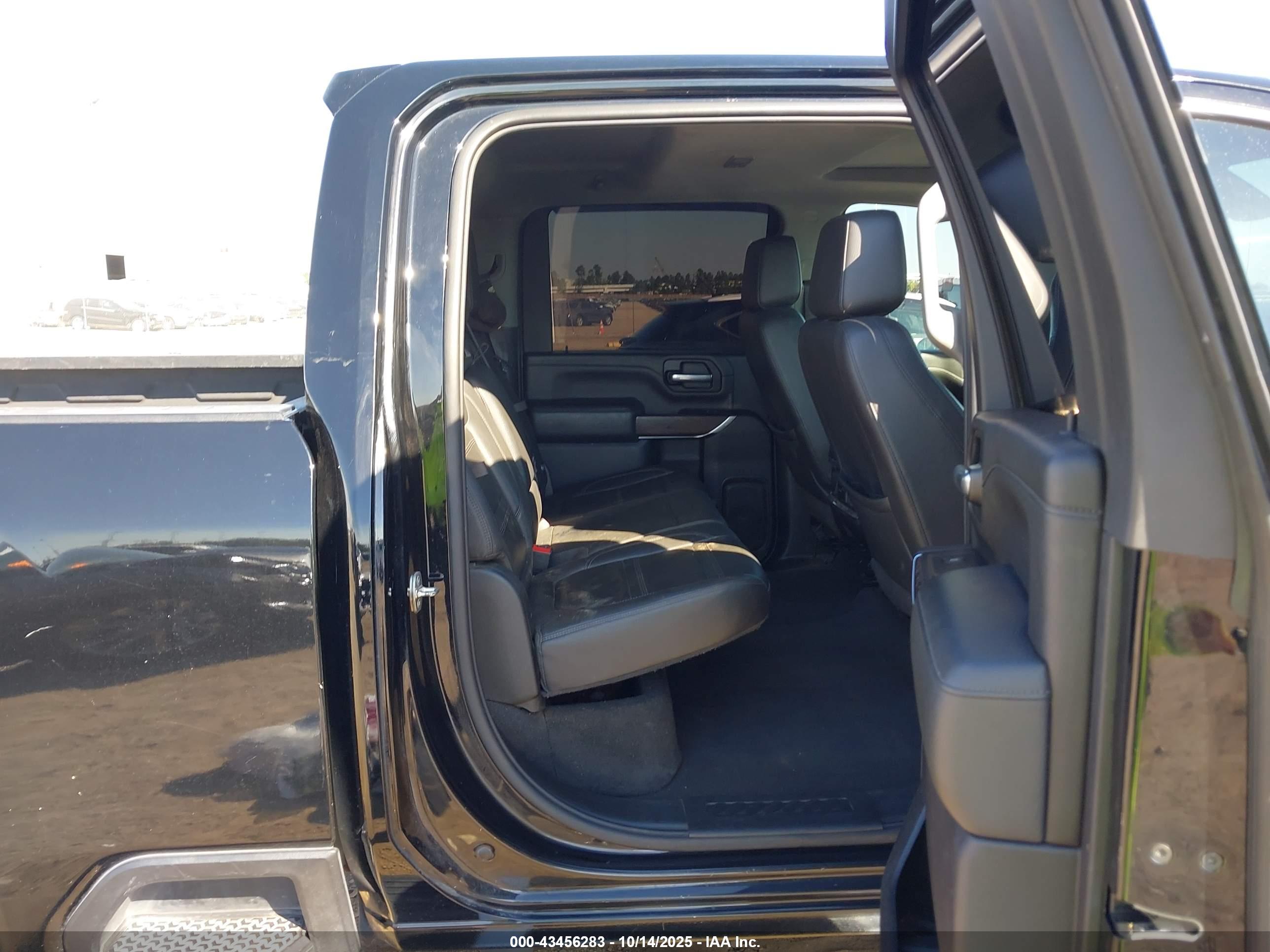 GMC SIERRA image 8