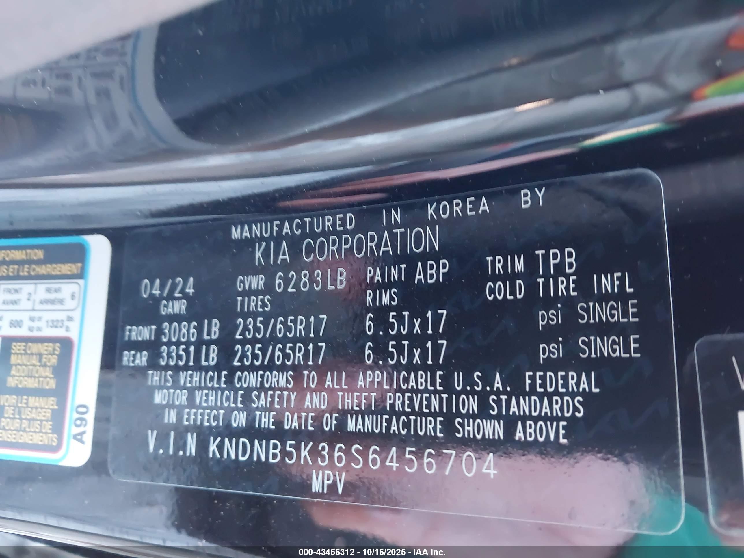 KIA CARNIVAL image 9