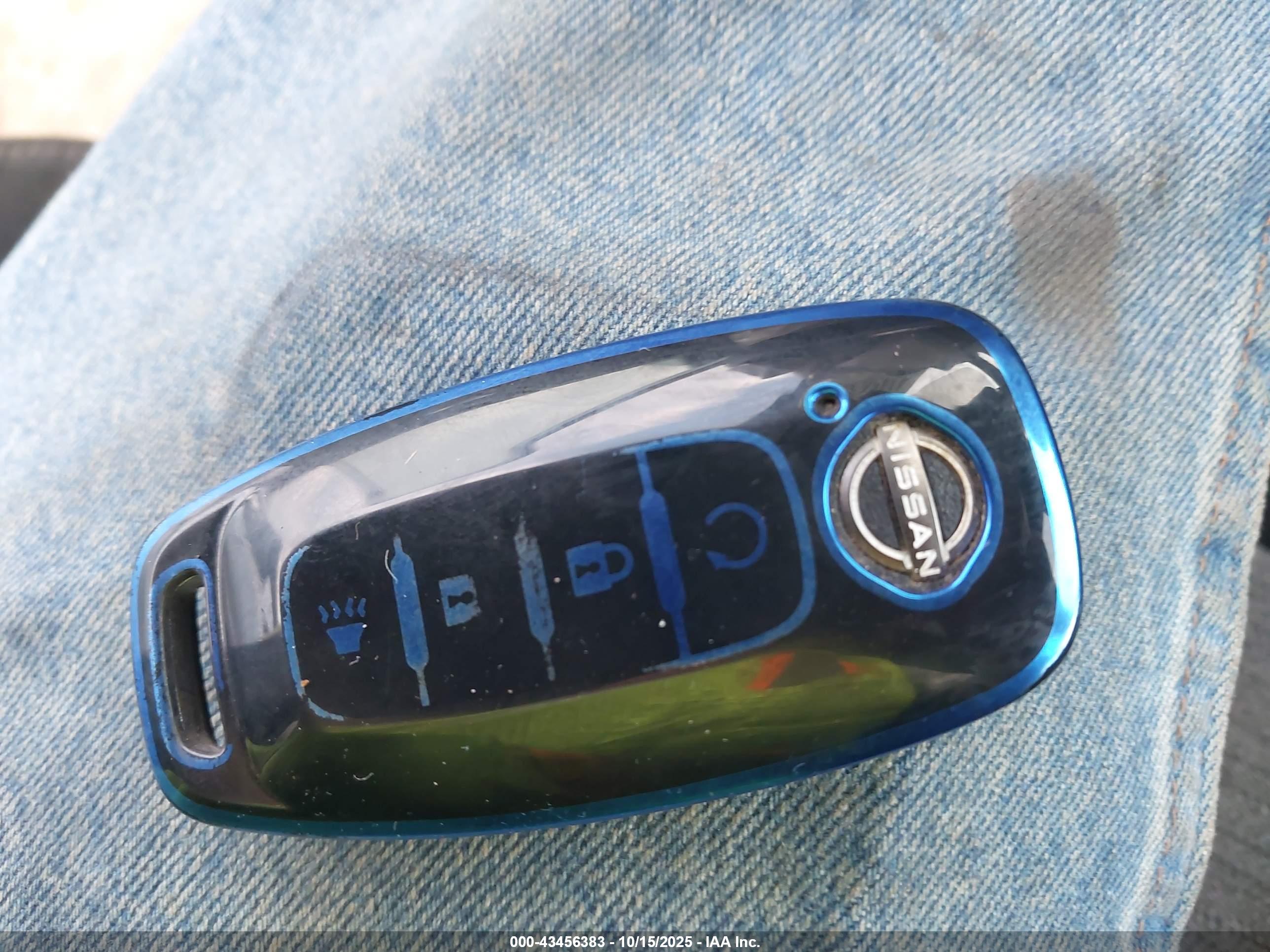 NISSAN ROGUE image 11