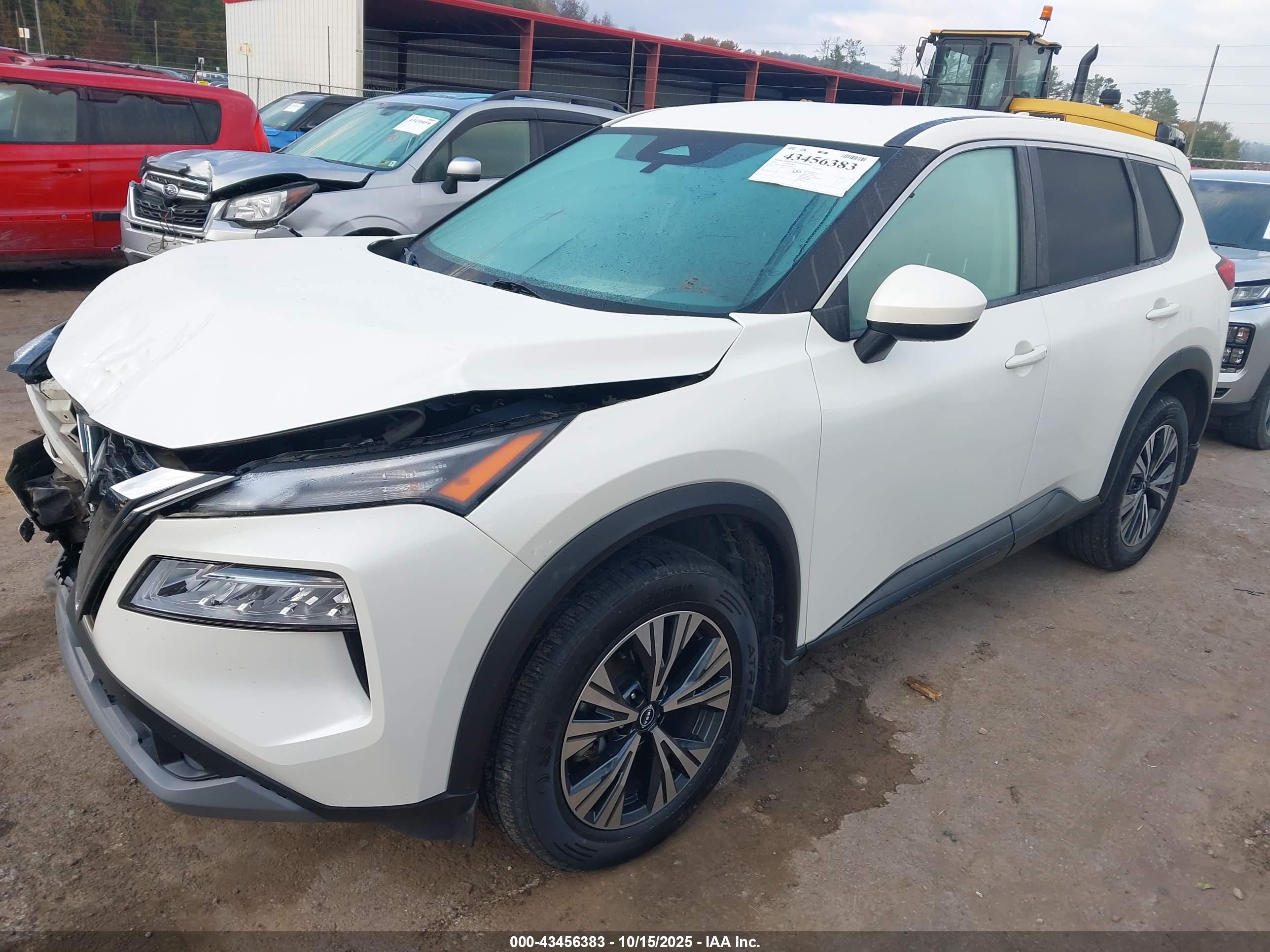 NISSAN ROGUE image 2