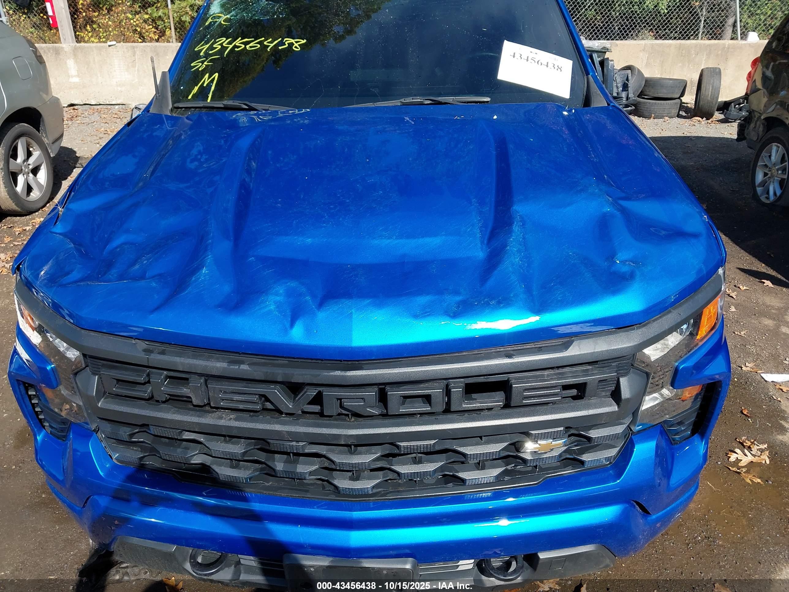 CHEVROLET SILVERADO image 10