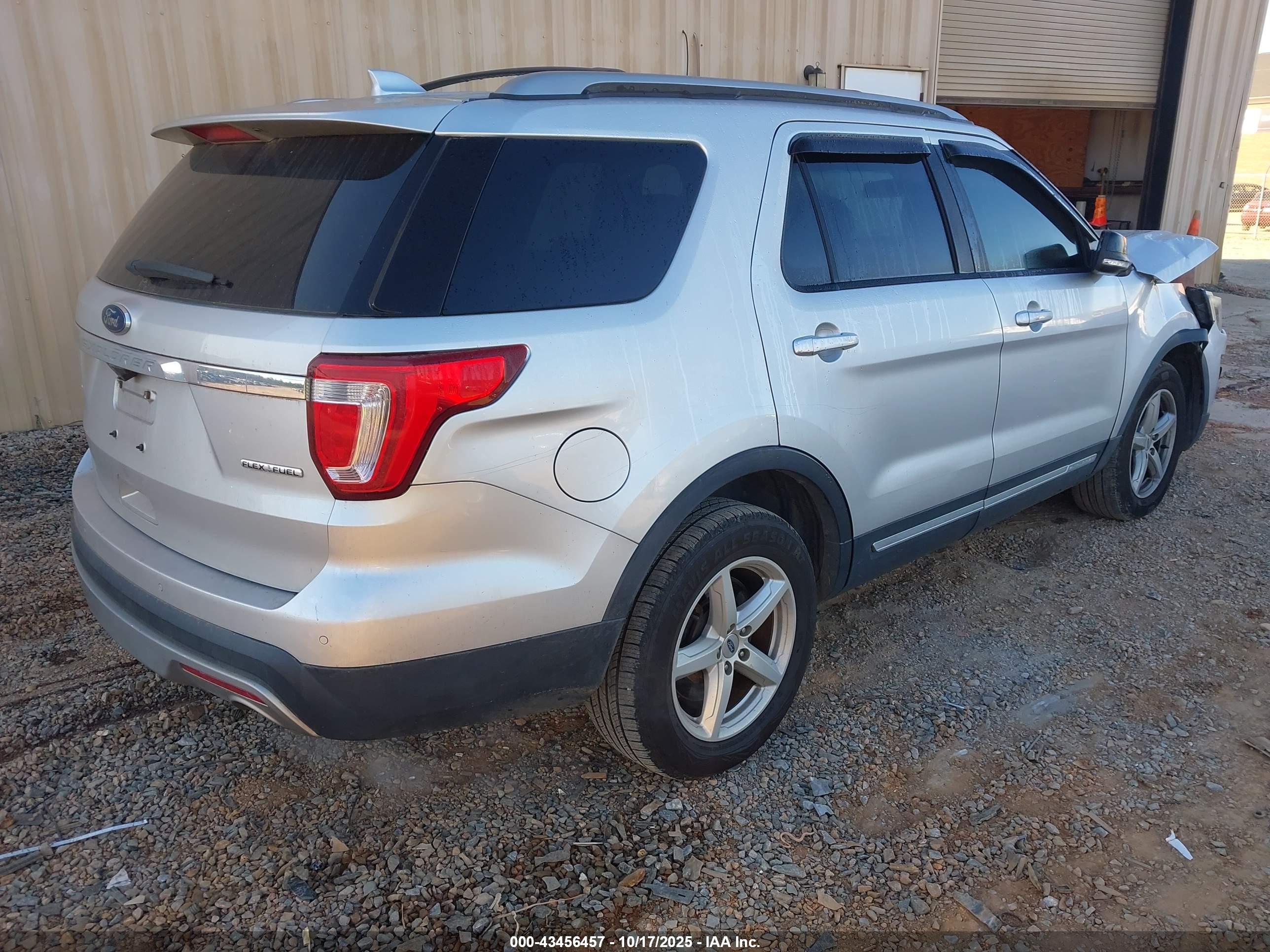 FORD EXPLORER image 4