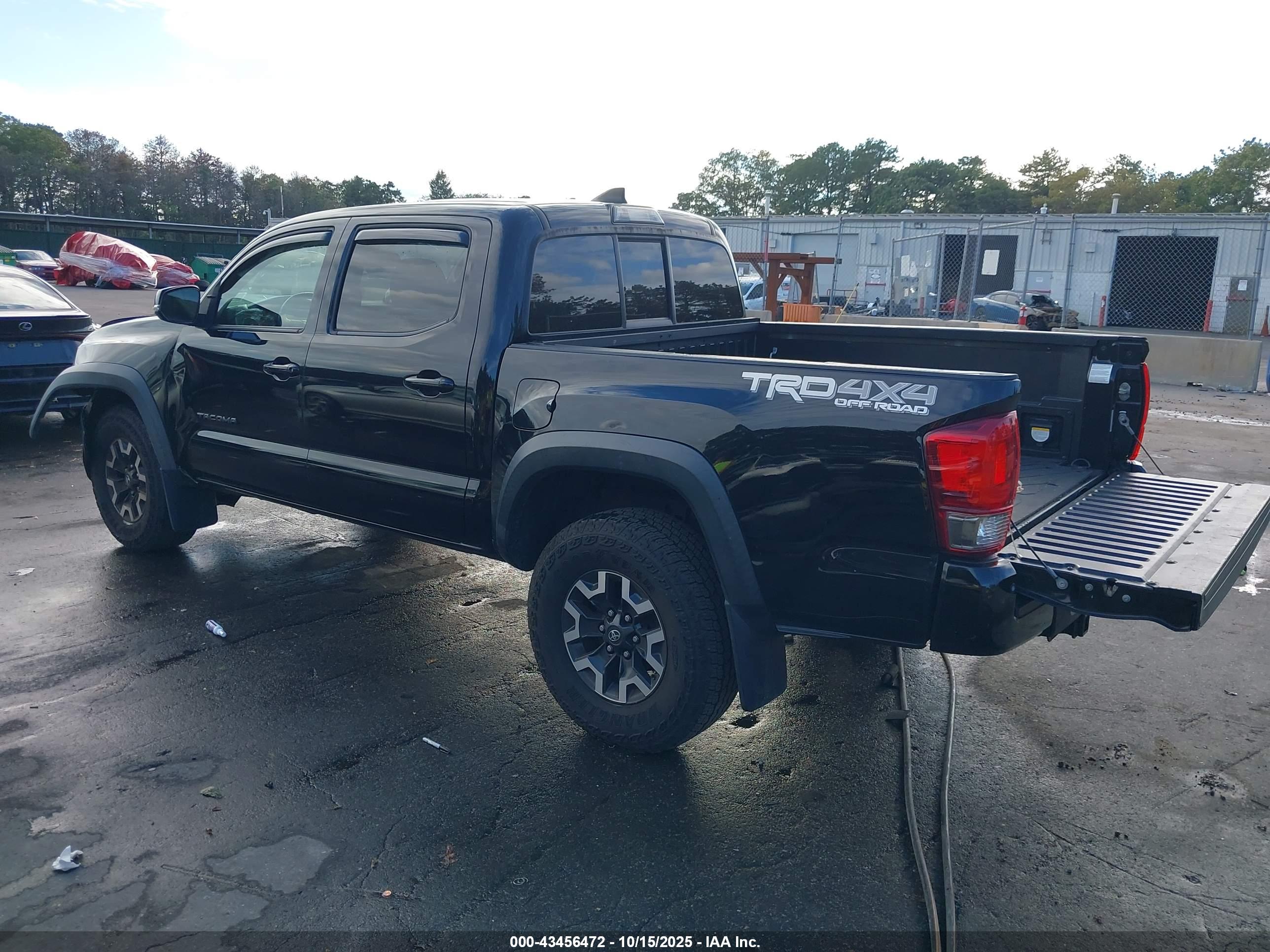 TOYOTA TACOMA image 3